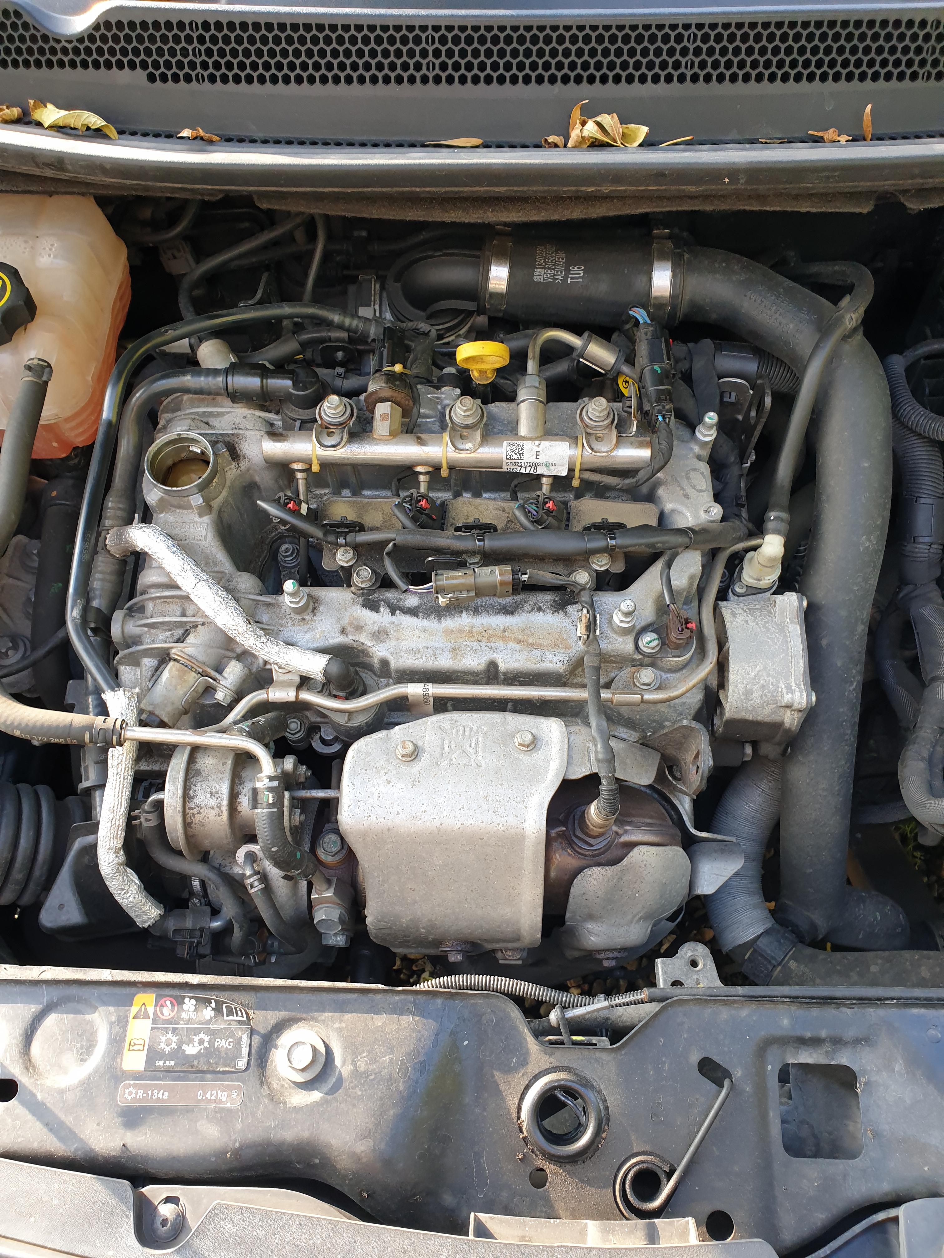 Where's the camshaft sensor located on this Vauxhall Corsa 16 plate? Thanks ) r/MechanicAdvice