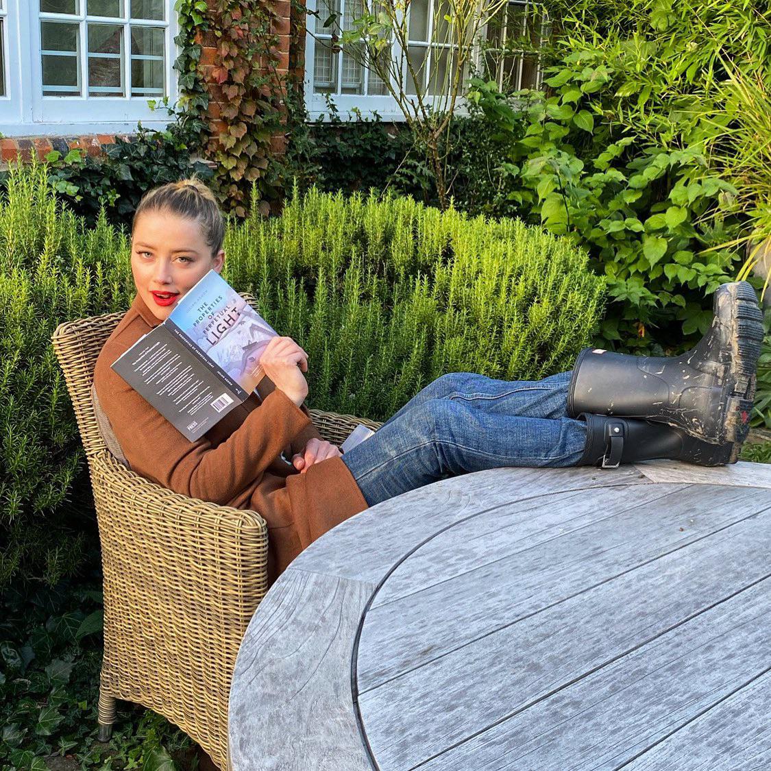 Book worm r/Amber_Heard