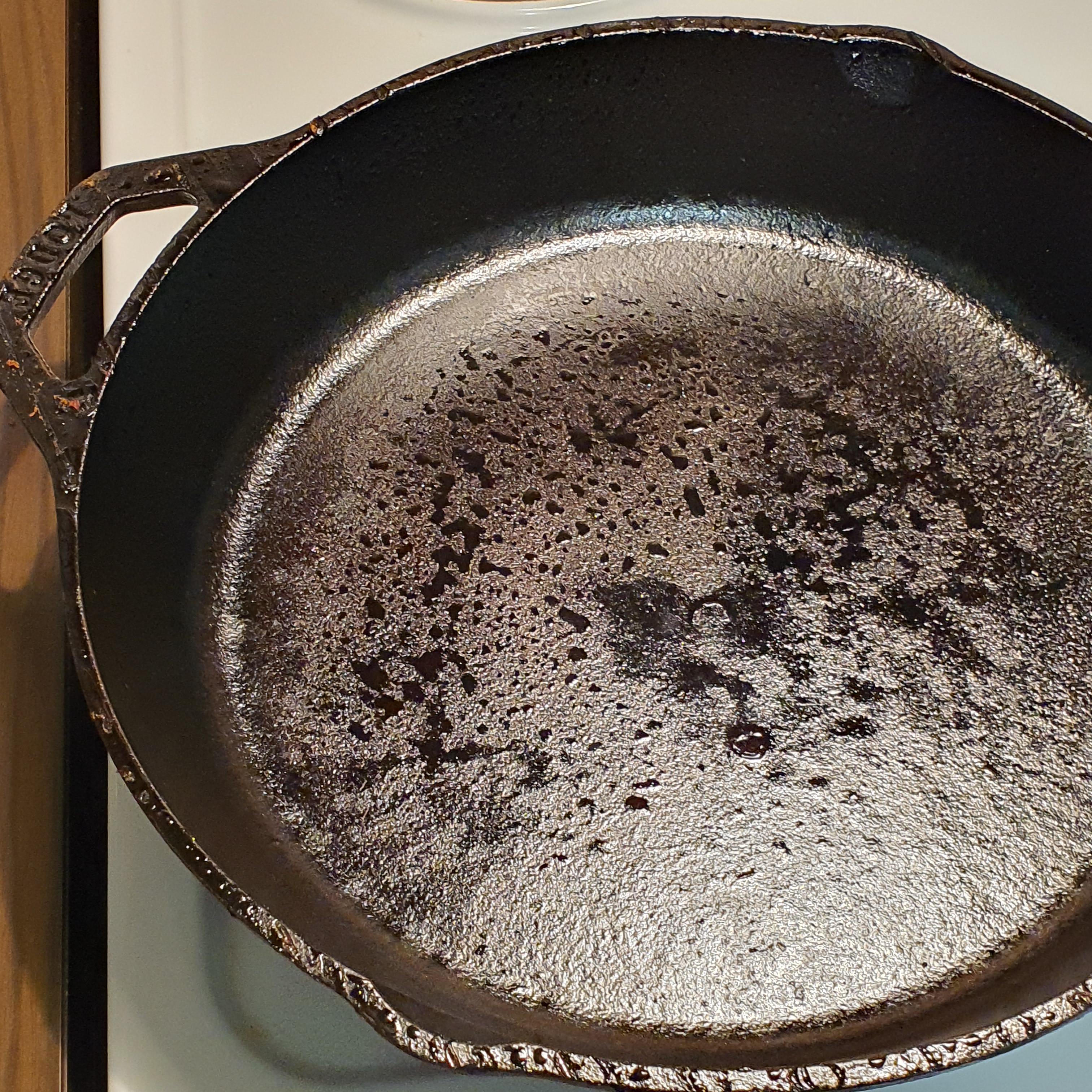 Why did get this result from seasoning after removing rust? Oven not