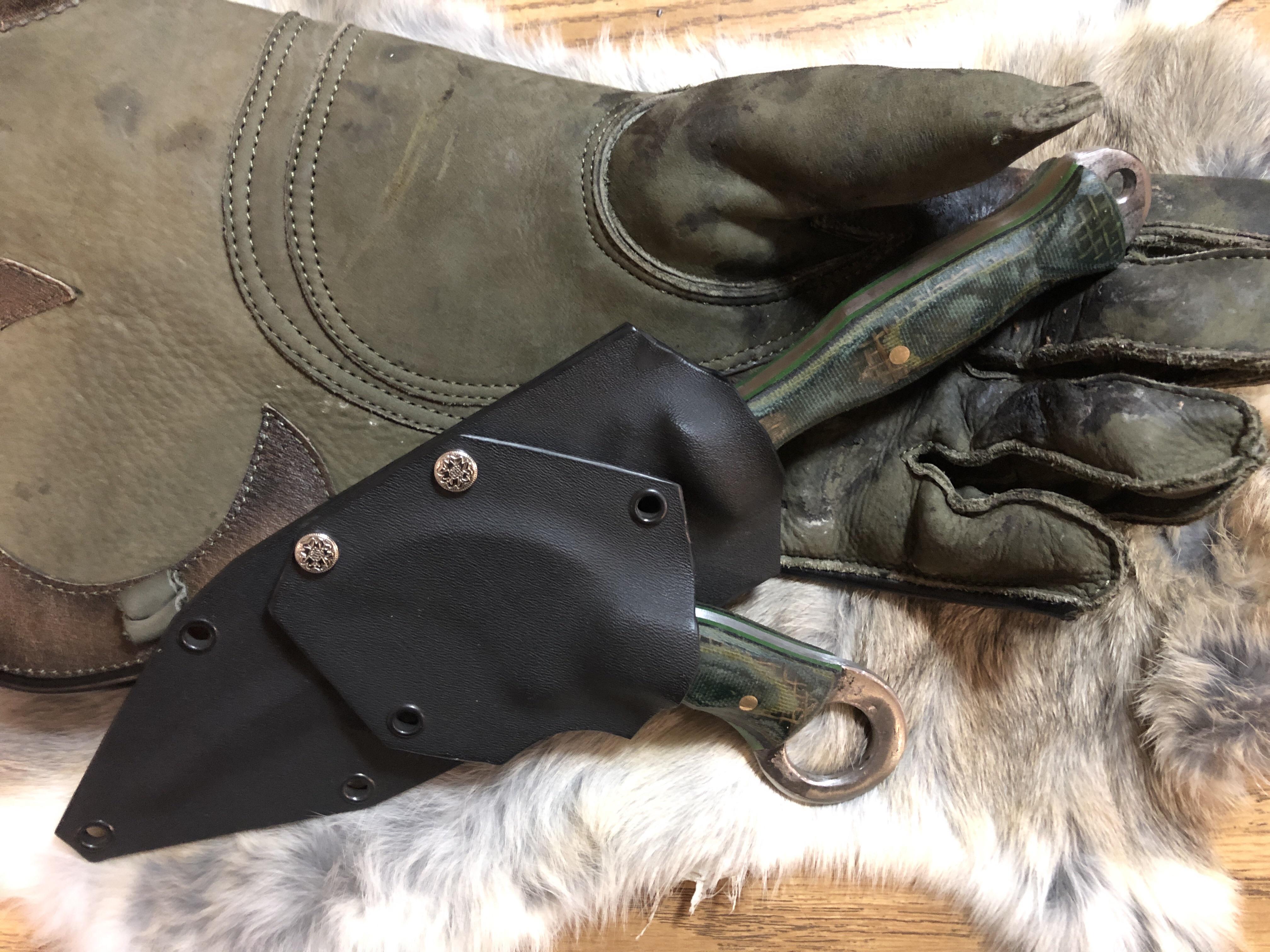 I just finished this falconry set. CPM154 Steel, canvas and burlap