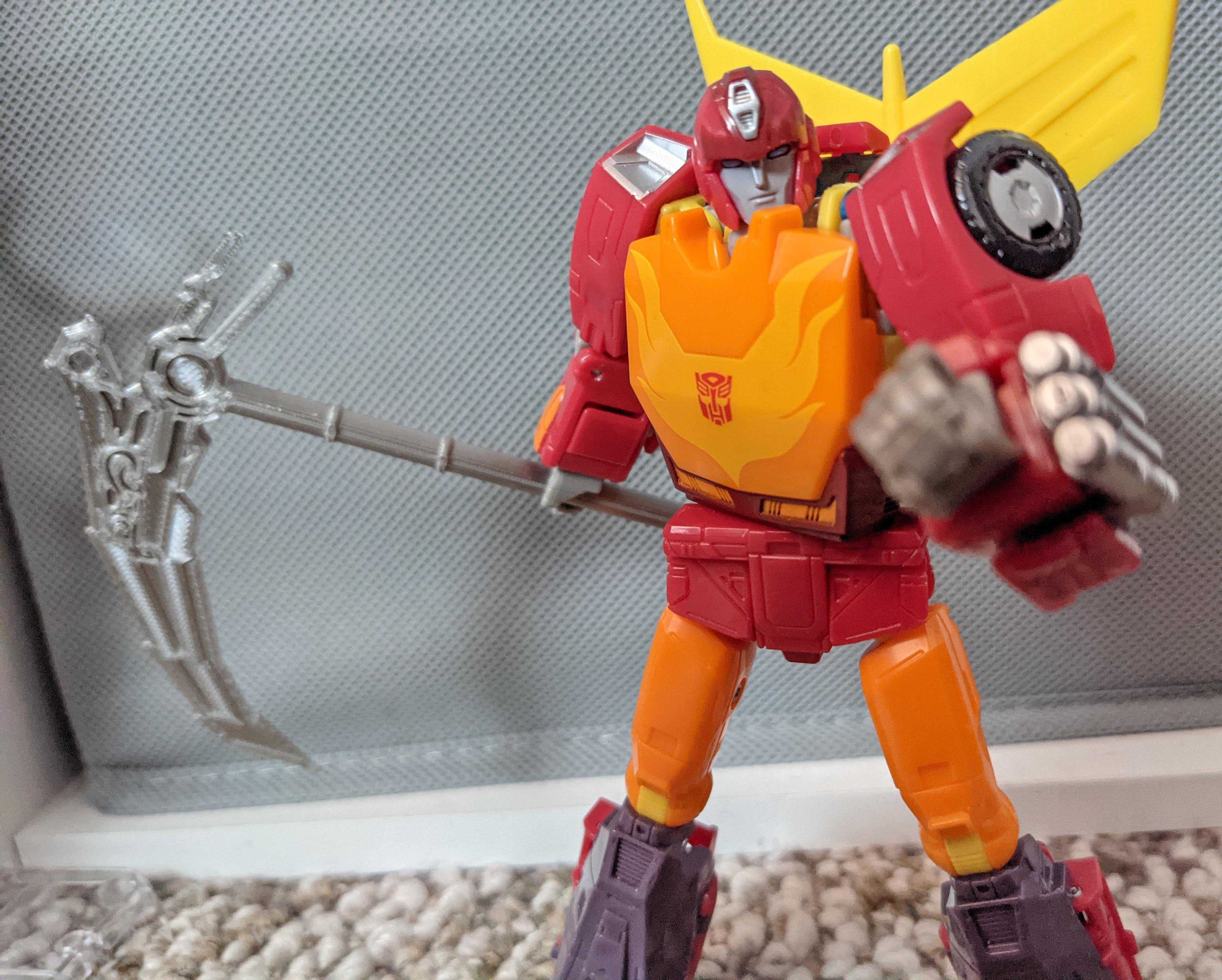 I 3D printed Qrow's weapon Harbinger from RWBY and made it Transformer