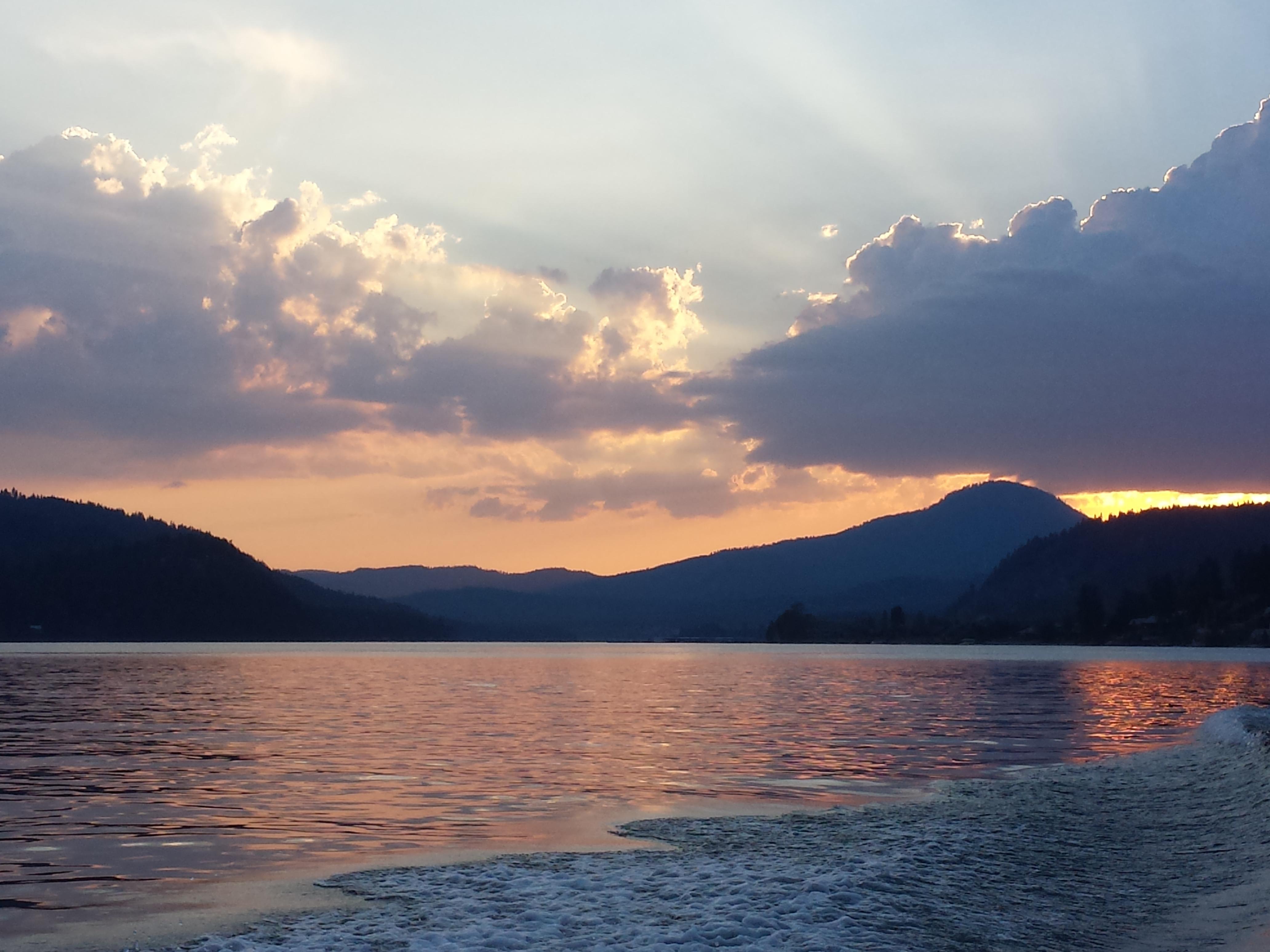 Lake camping in Sandpoint Idaho r/camping