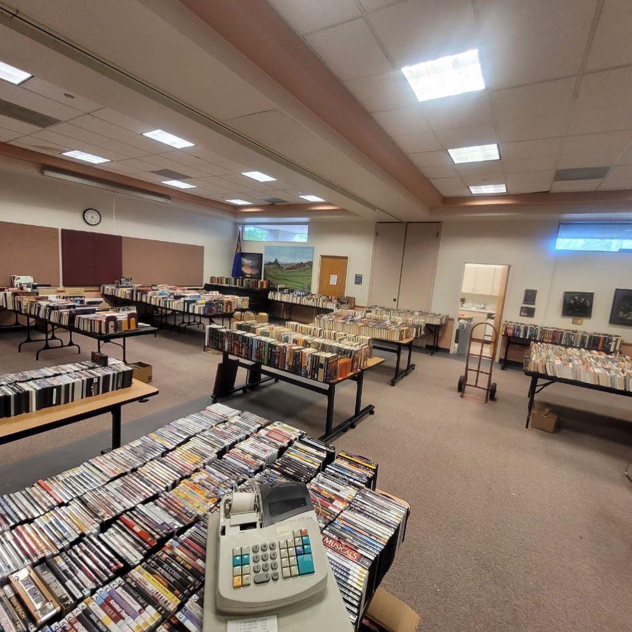 Librarians of Reddit What is a typical day like for you? Libraries