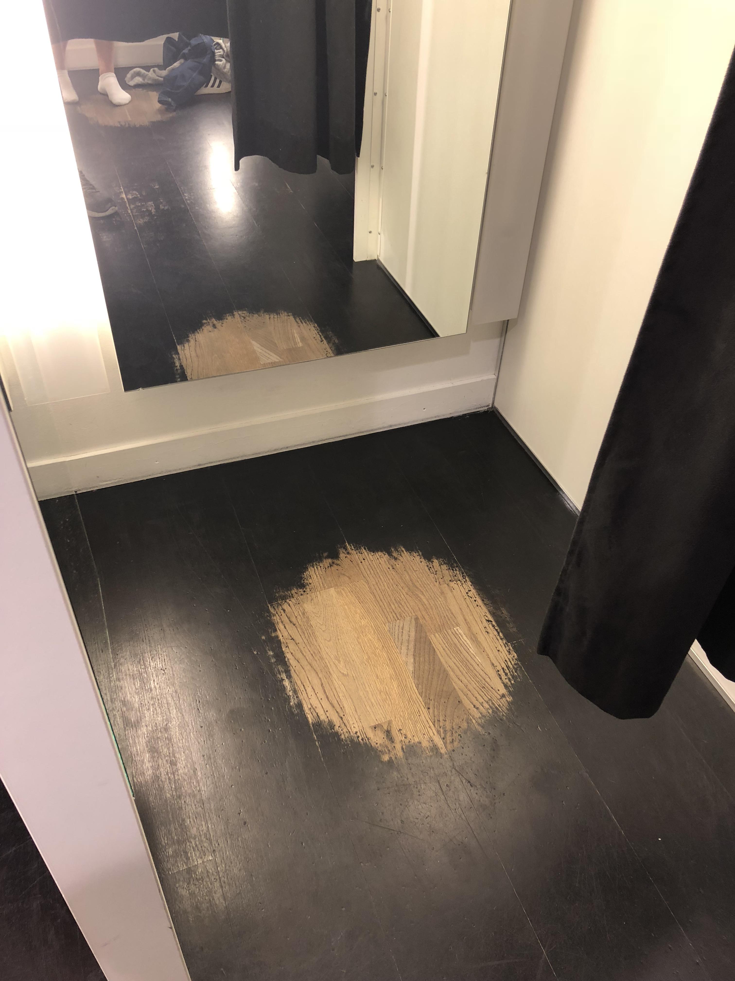 The floor paint of this dressing room r/Wellworn