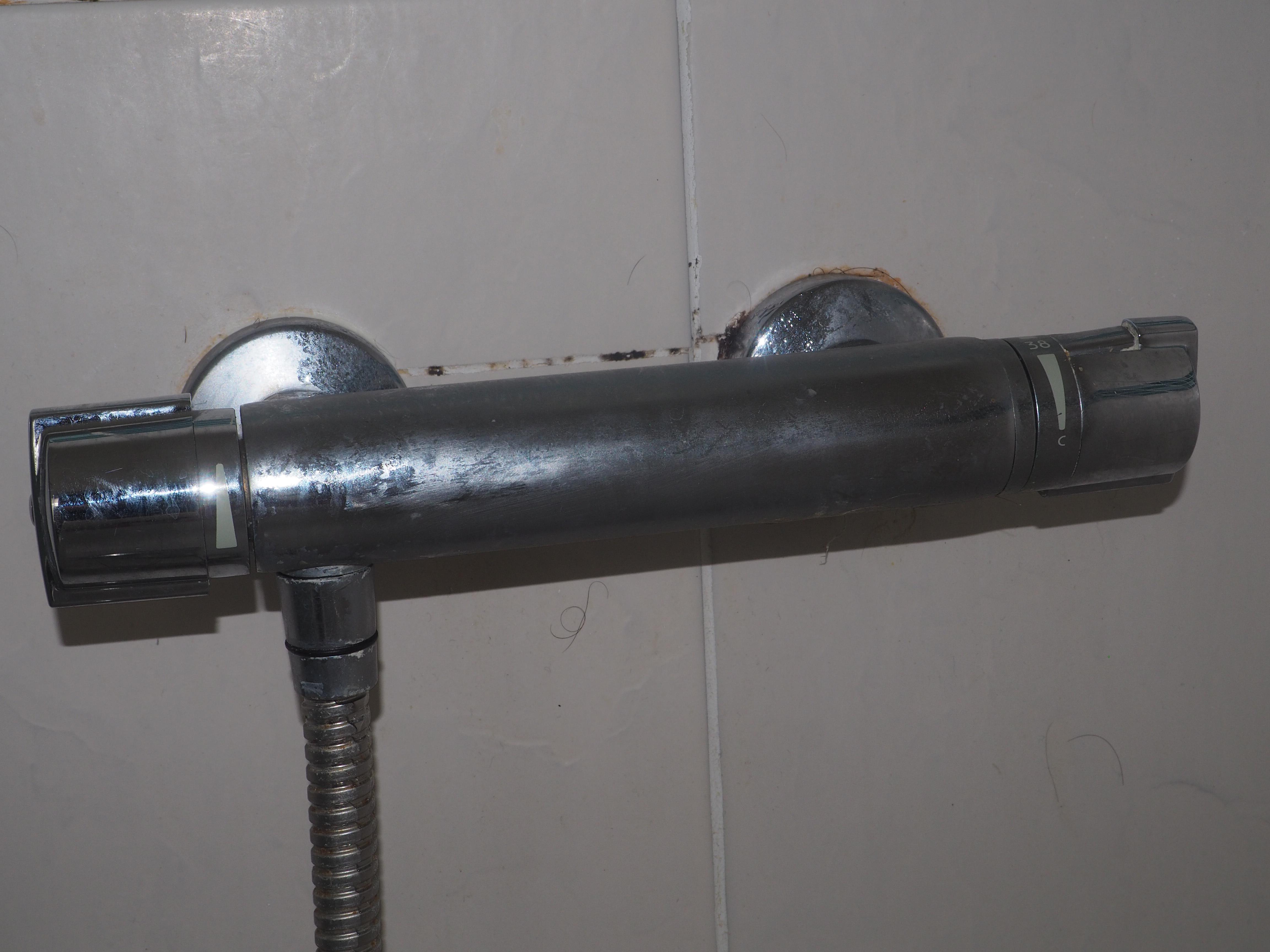 Leaky bath/shower mixer tap r/askaplumber