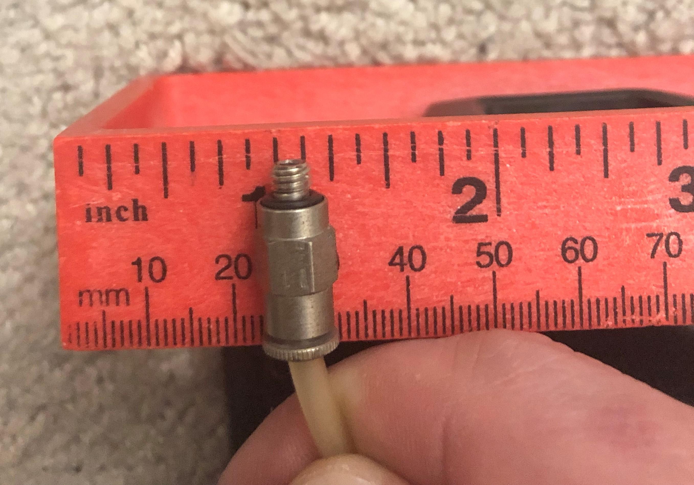 What type of gas fitting is this? Craftsman Professional 20559 Mig