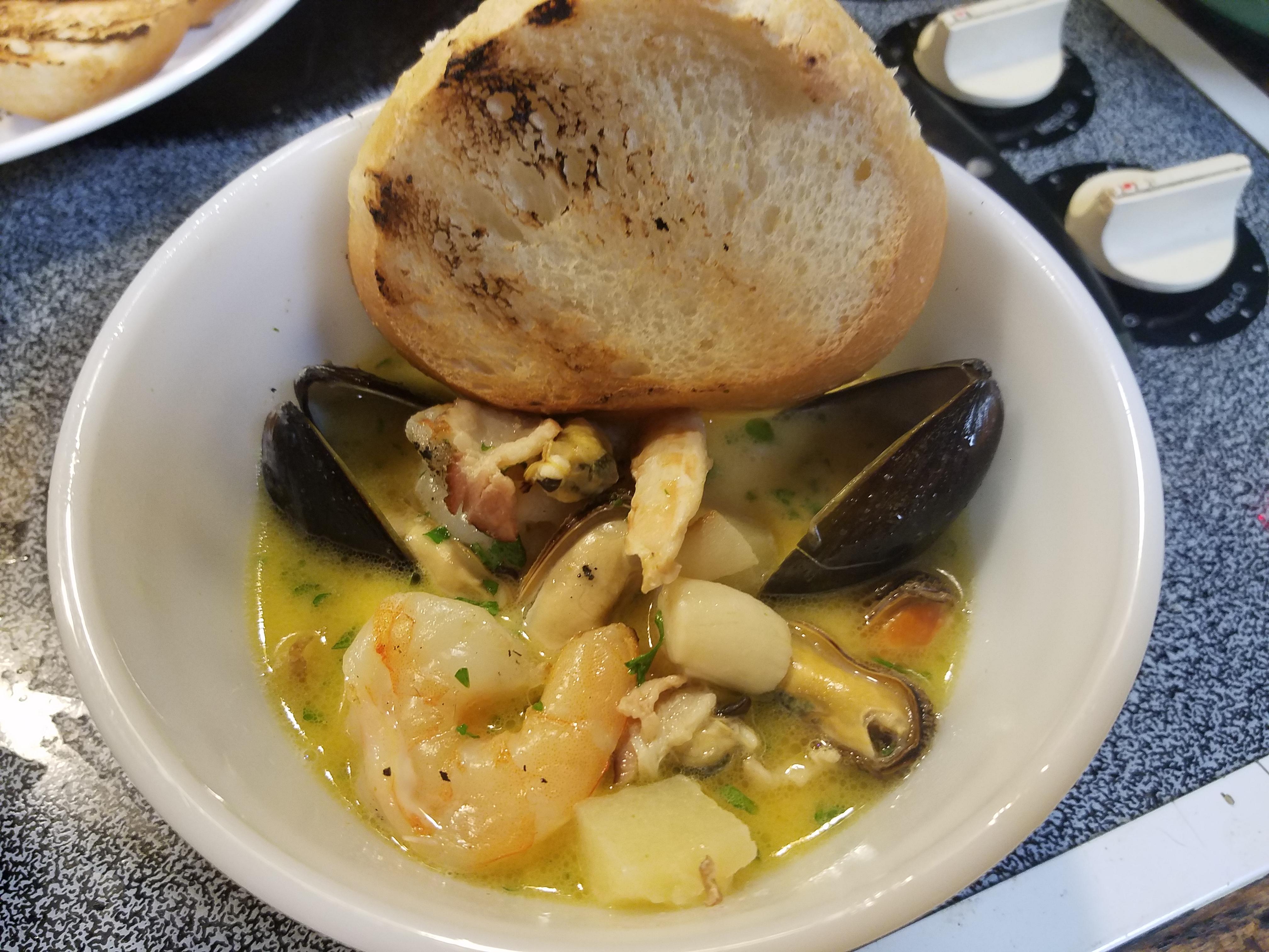 [HOMEMADE] Seafood chowder with shrimp, crab, bay scallops, and mussels. r/food
