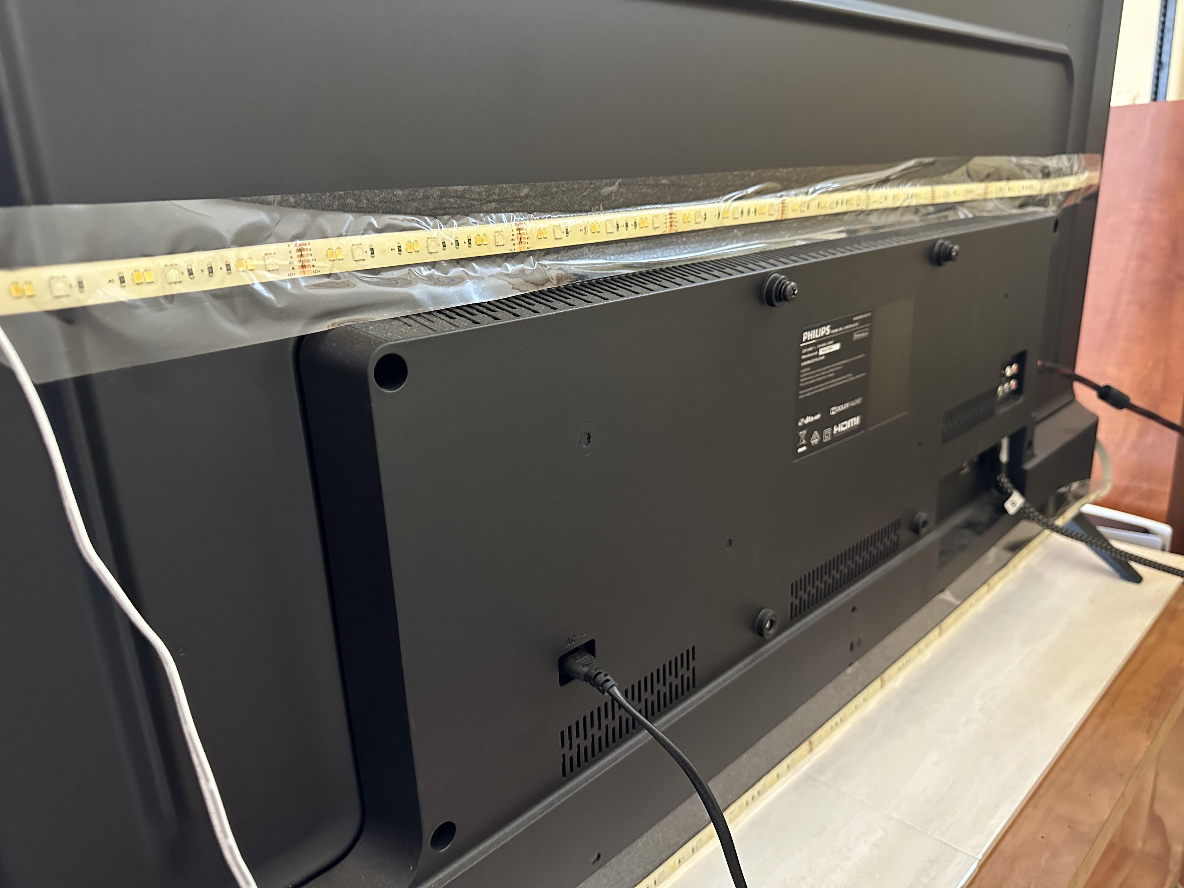 Can this tv be wall mounted? Does the type of mount have a name? r