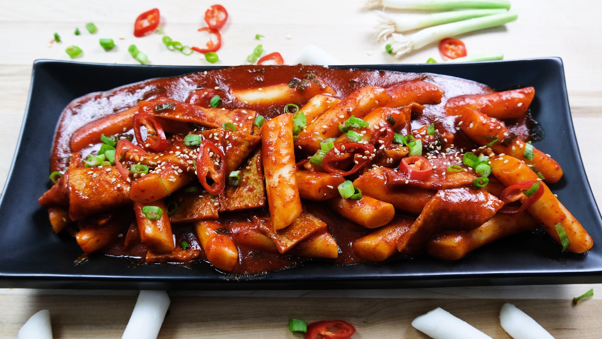 Tteokbokki (Korean Spicy Rice Cakes) [Homemade] r/KoreanFood