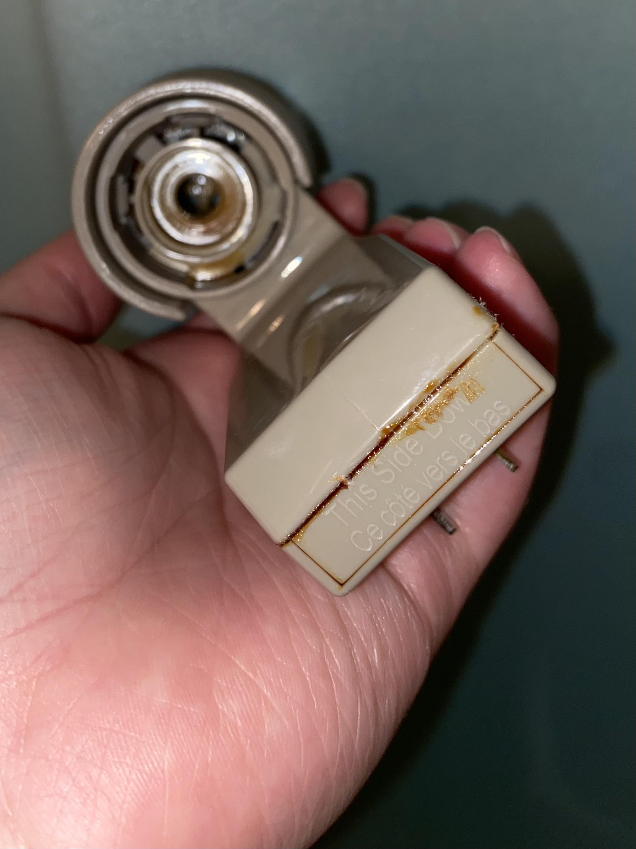 Wallflower plug leaking? : bathandbodyworks