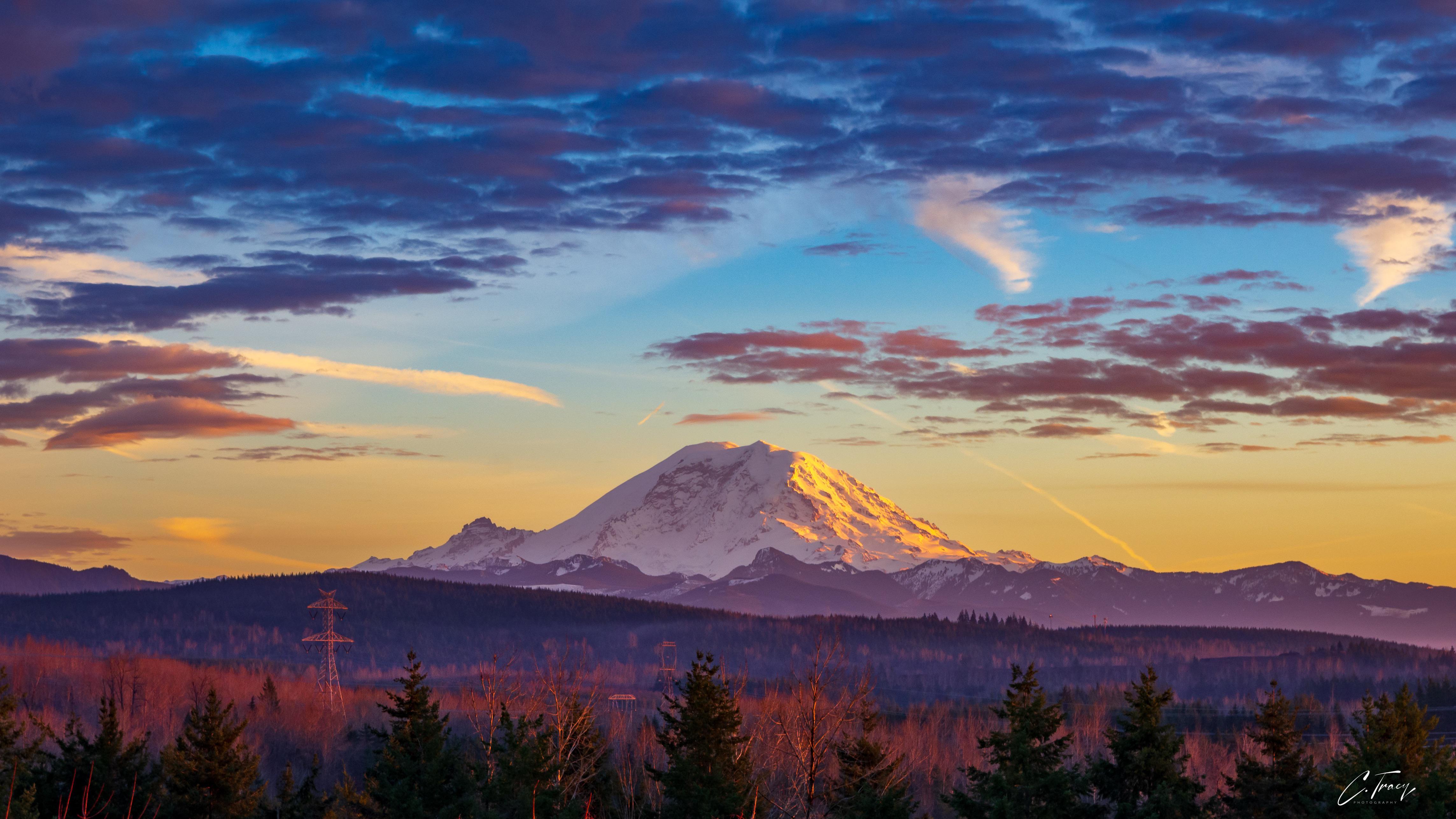 Mount Rainier at Sunset as seen from Maple Valley r/Washington