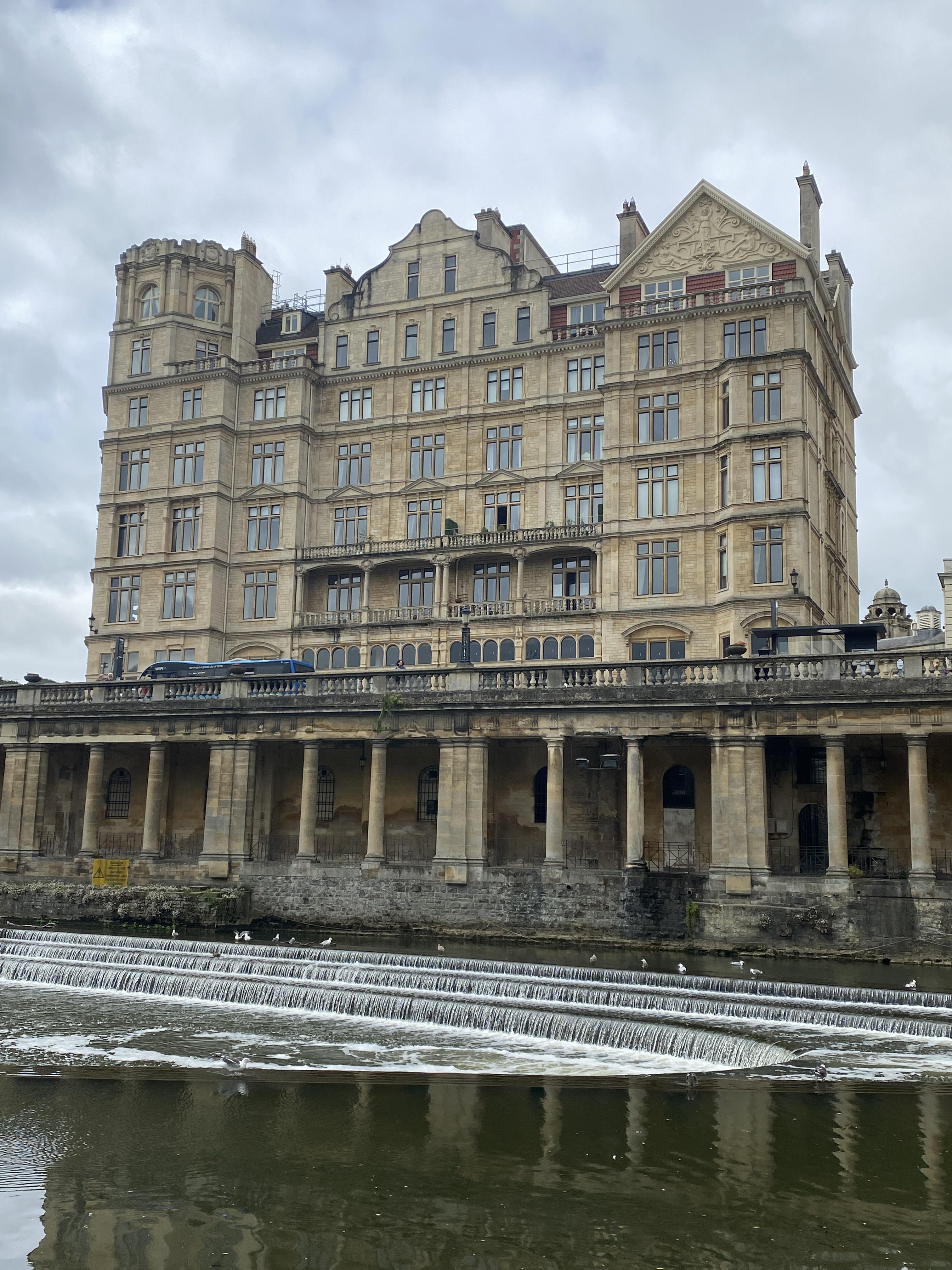 Empire Hotel and Pulteney Weir, Bath, Somerset r/Bath
