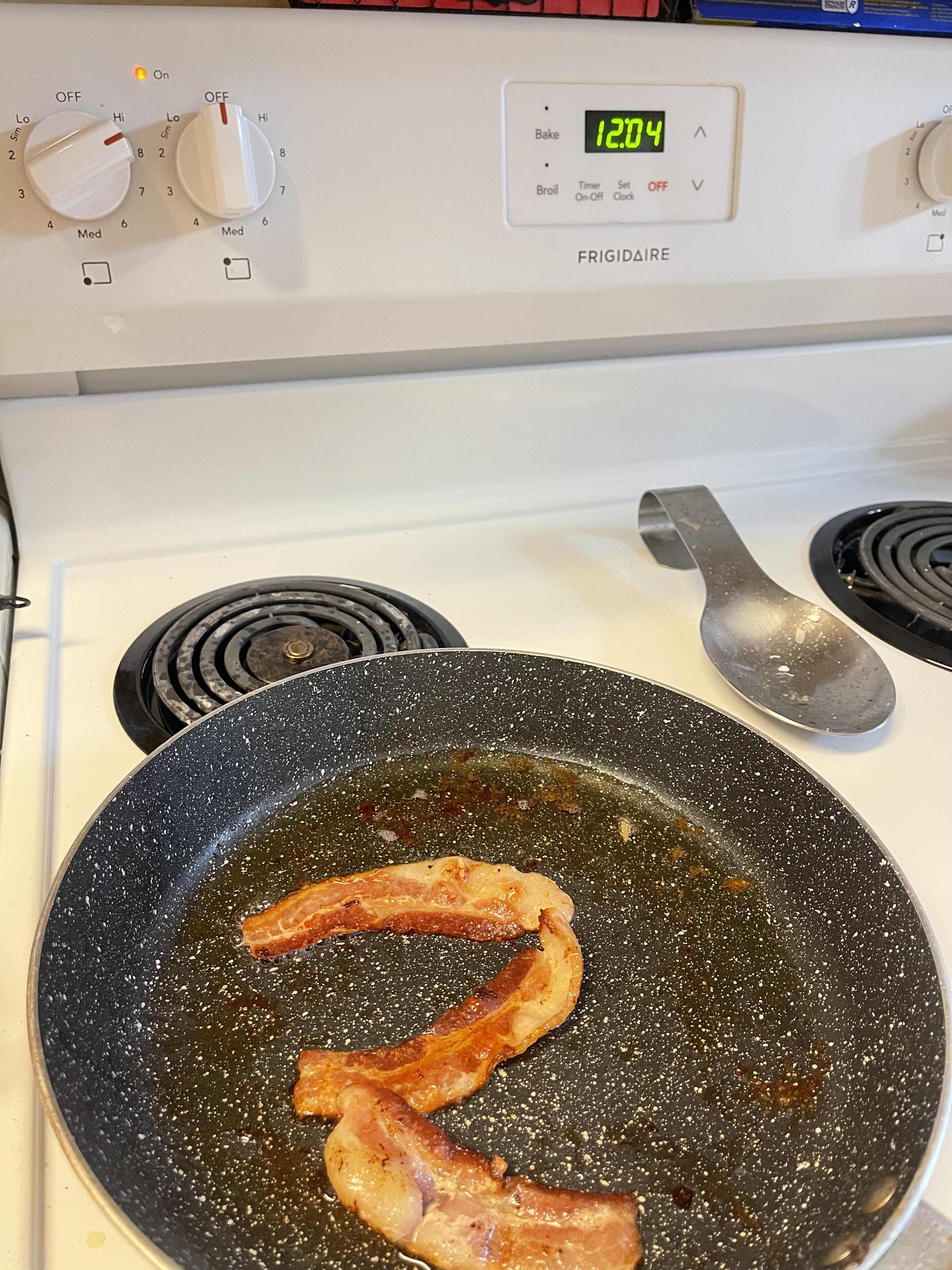 Reddit appliance techs PLEASE help. Stove heat goes down in the middle