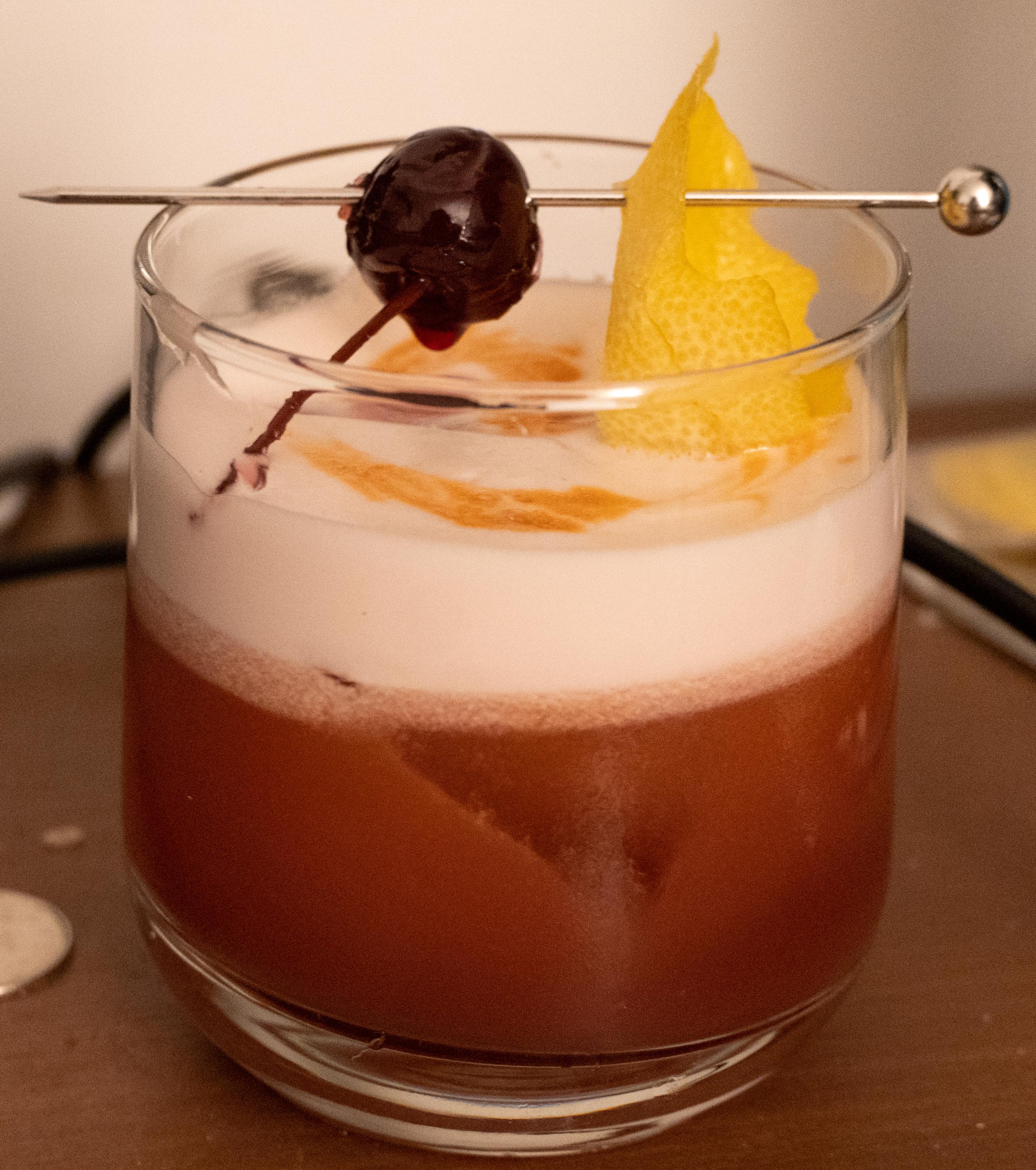 [Homemade] Gin and Cassis Sour cocktails