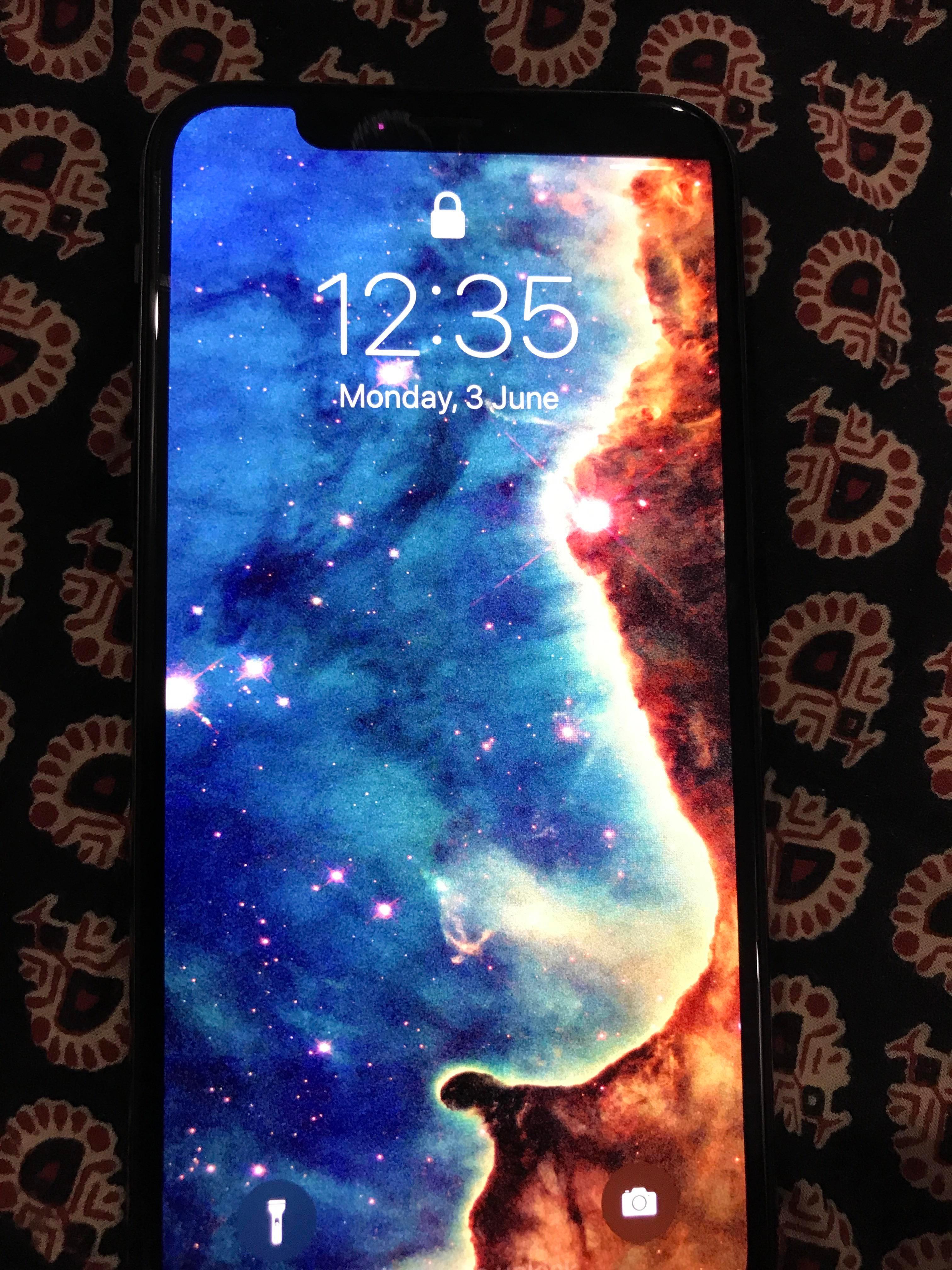 Does anyone know what causes this issue with the iPhone x where the