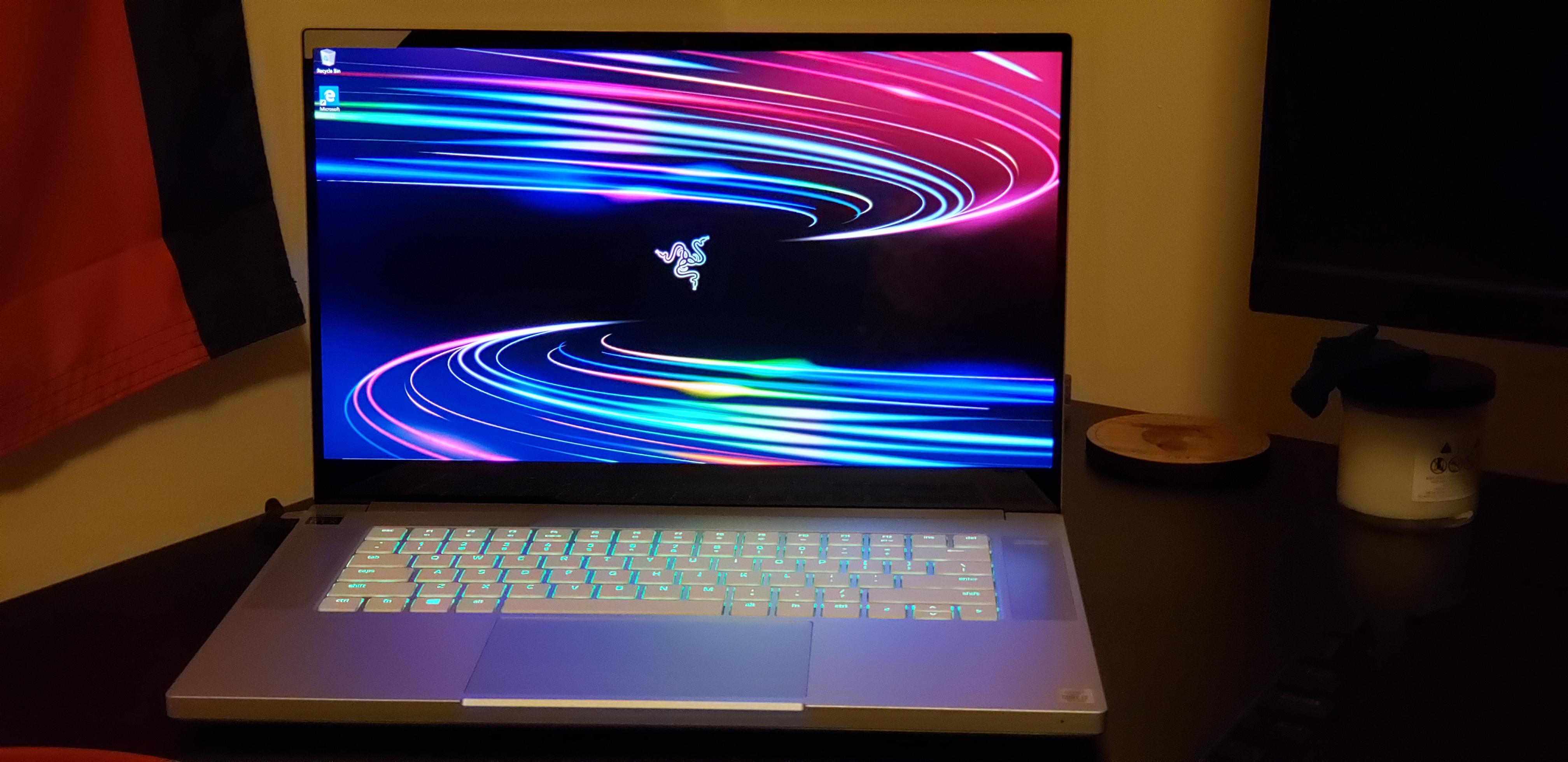 My first razer is here and it's Razer Blade 15 2020 4k OLED