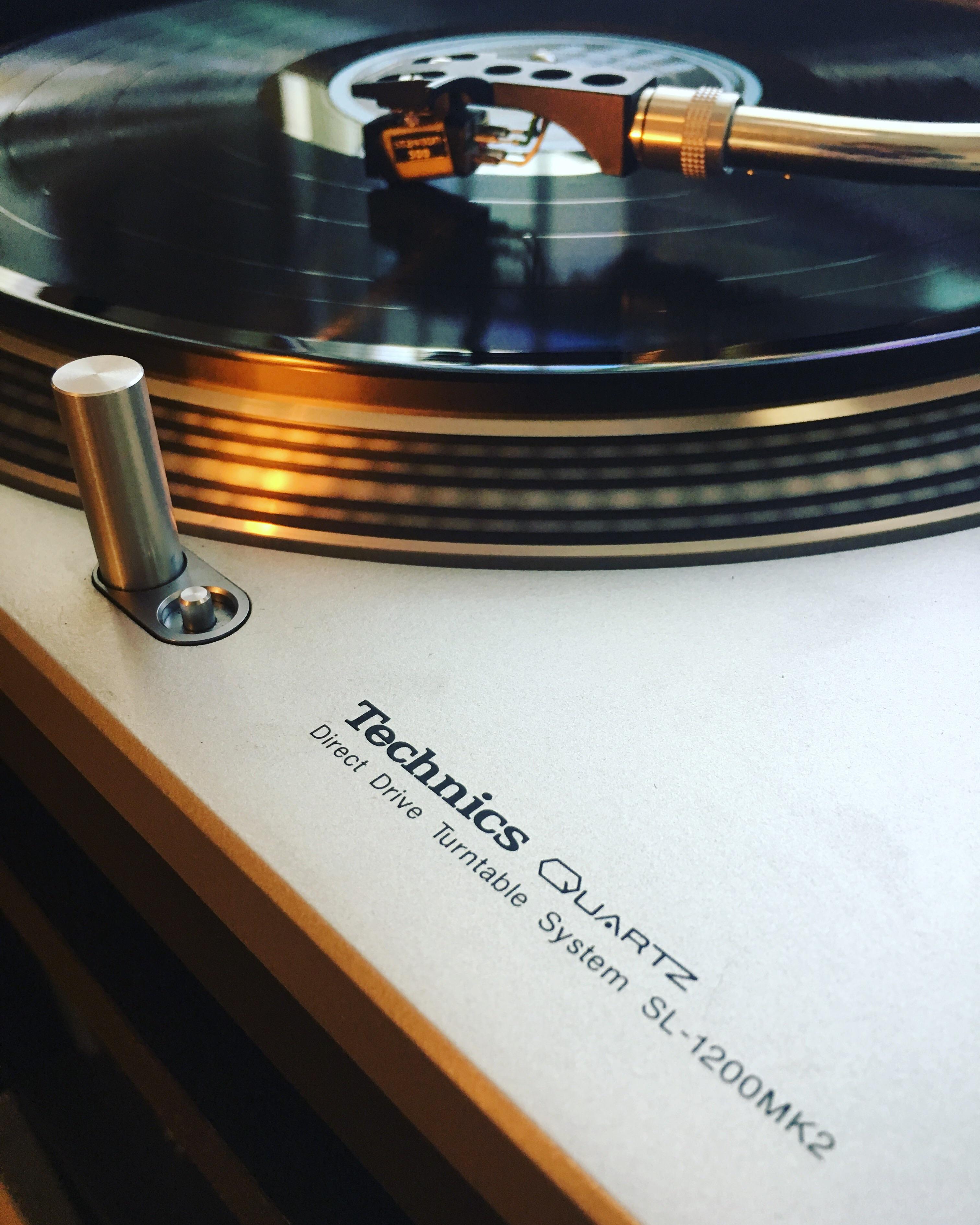 1200 reasons why today was a good day. r/vinyl