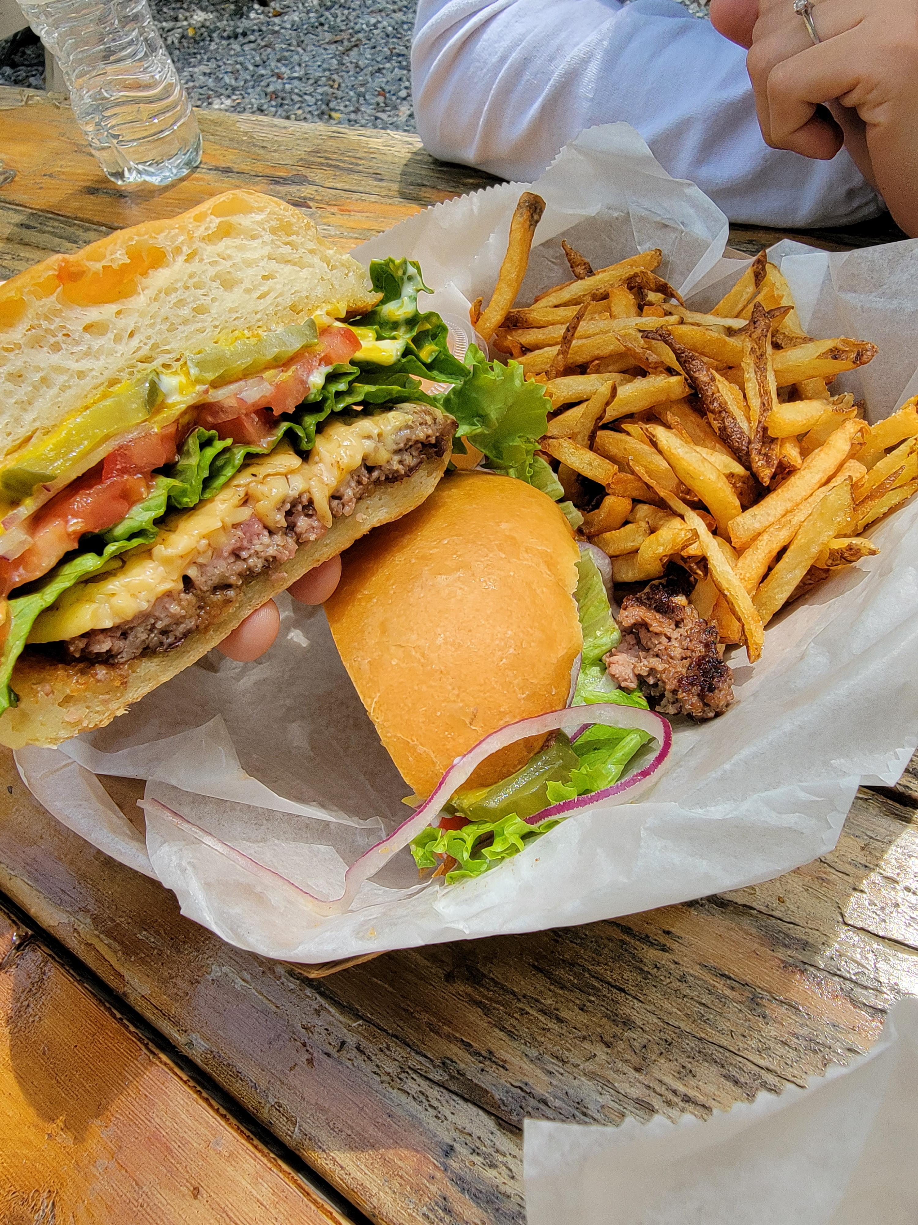 [I Ate] Wagyu blend gouda cheese burger with roasted garlic r/food