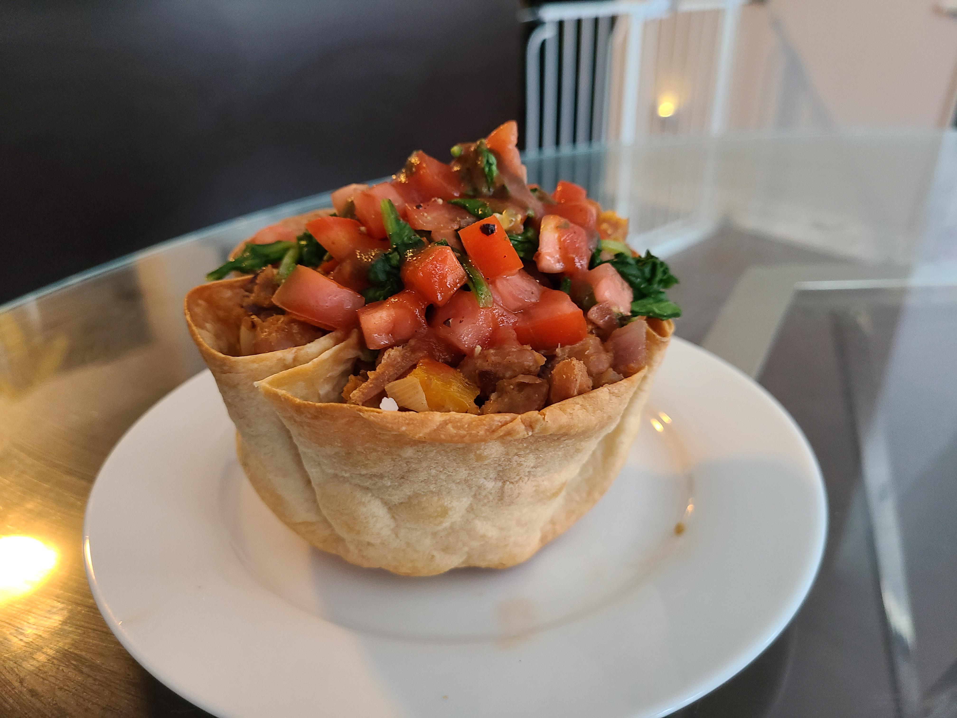 [Homemade] Pinto bean burrito bowl. r/food