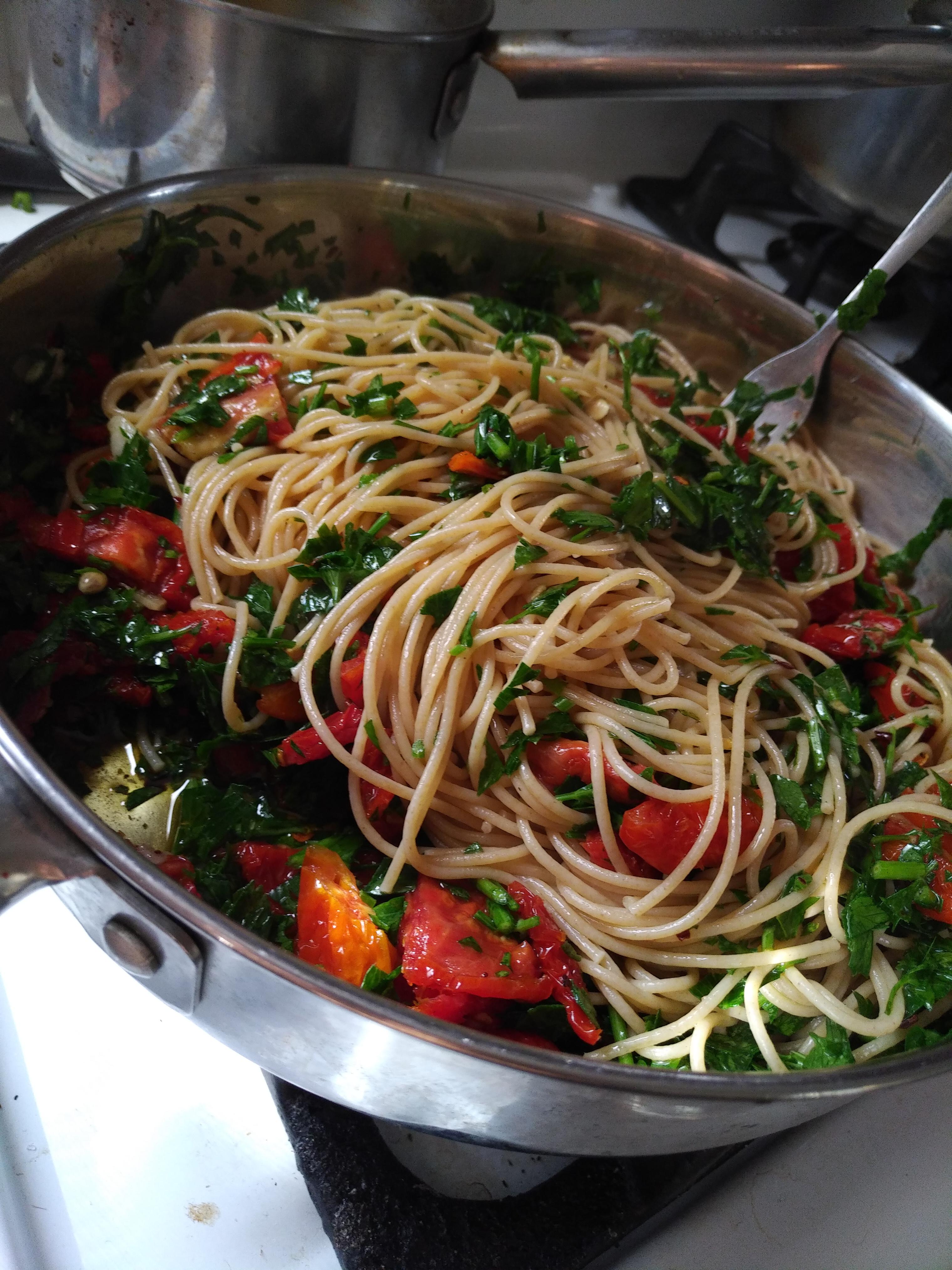 Sundried tomato pasta r/veganrecipes