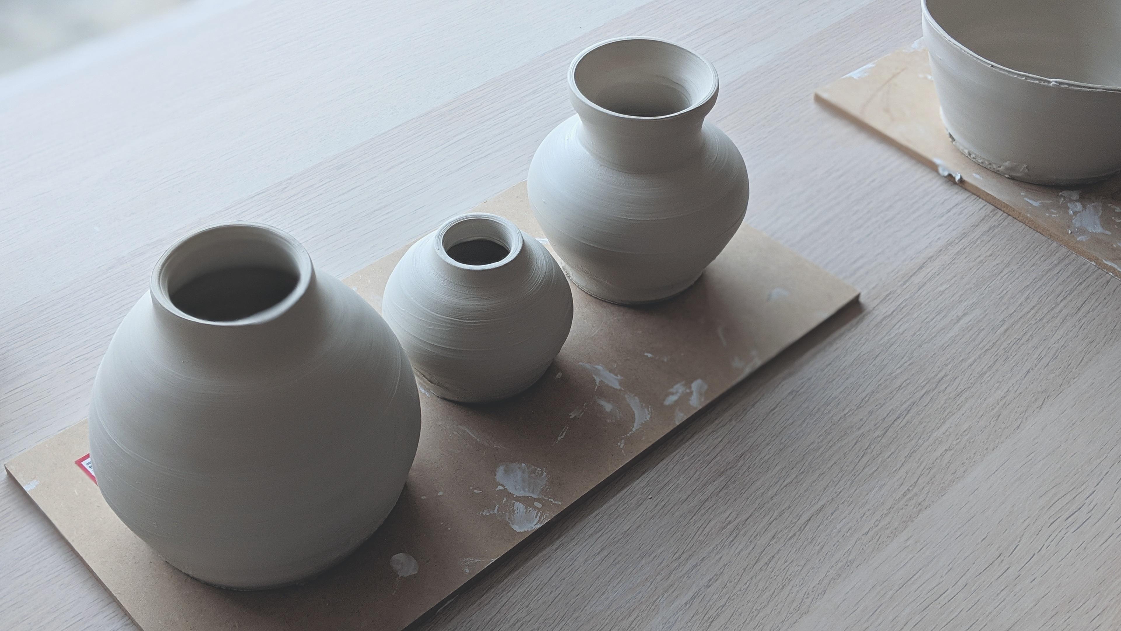 First time throwing vases, what a struggle r/Pottery