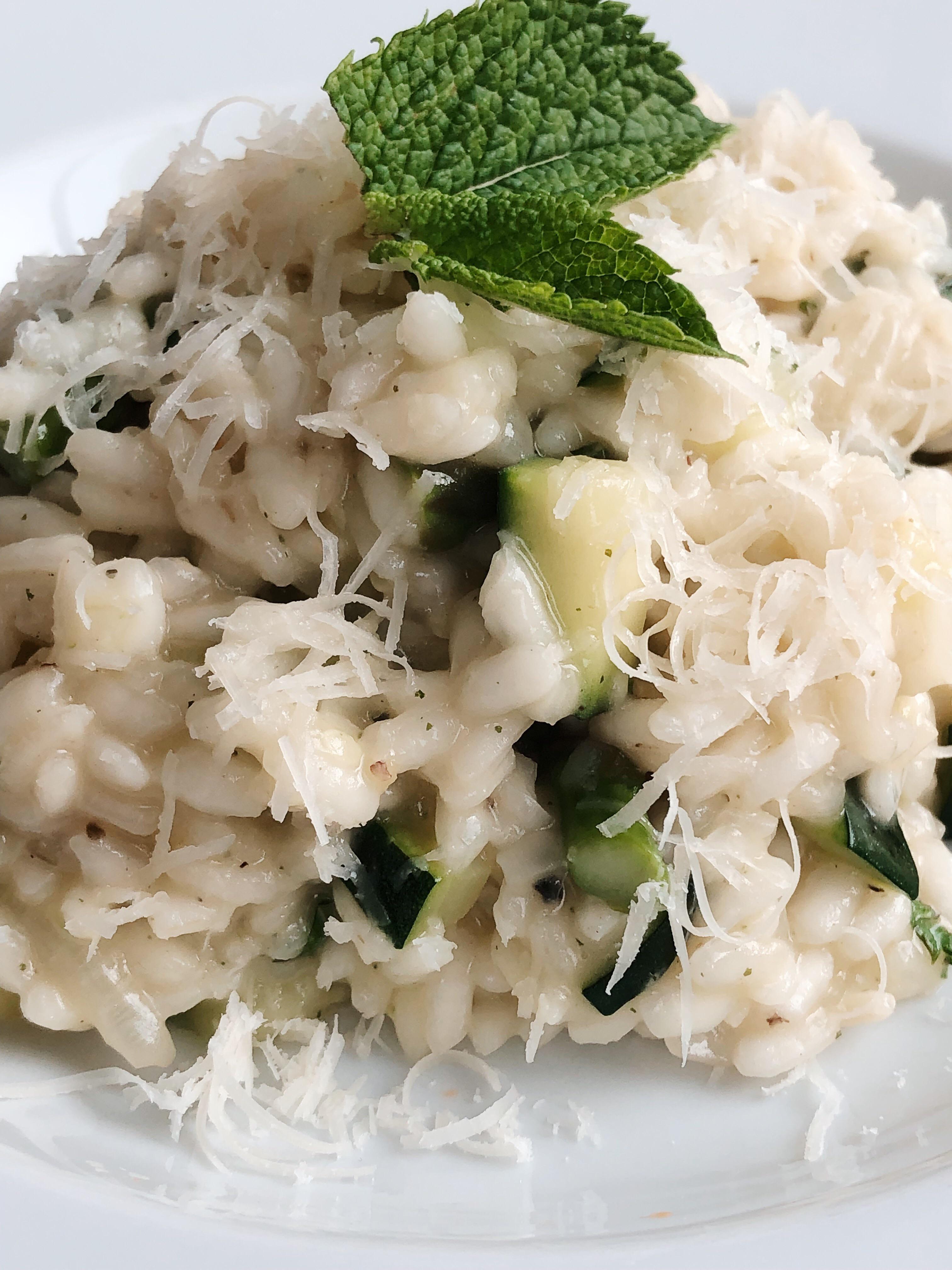 [Homemade] Asparagus and courgette risotto with mint and lemon. r/food