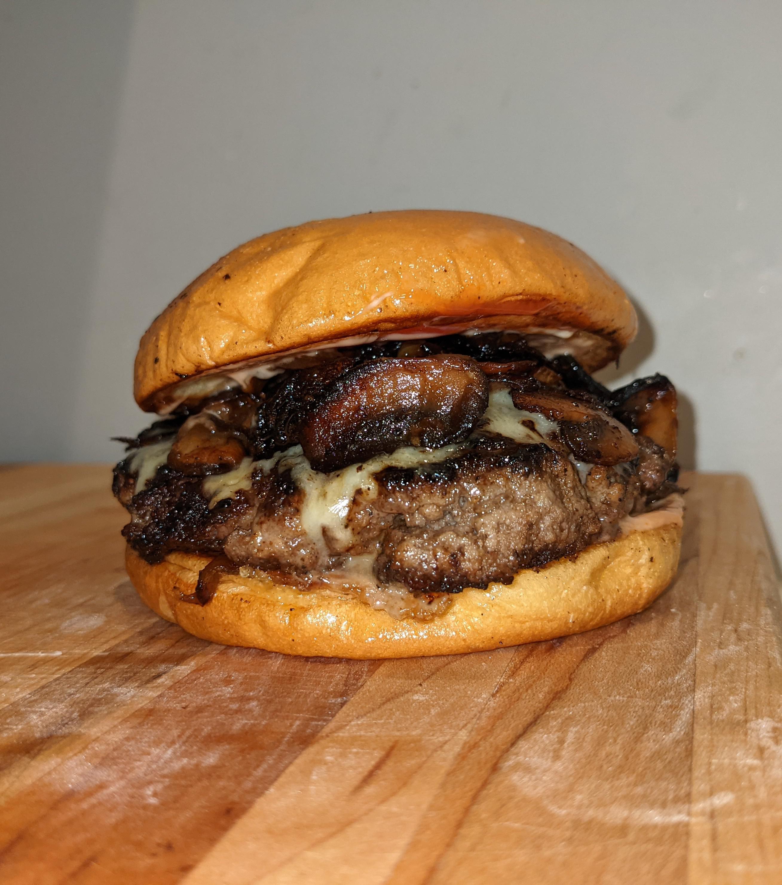 [Homemade] Caramelized mushroom and onion burger with white cheddar on
