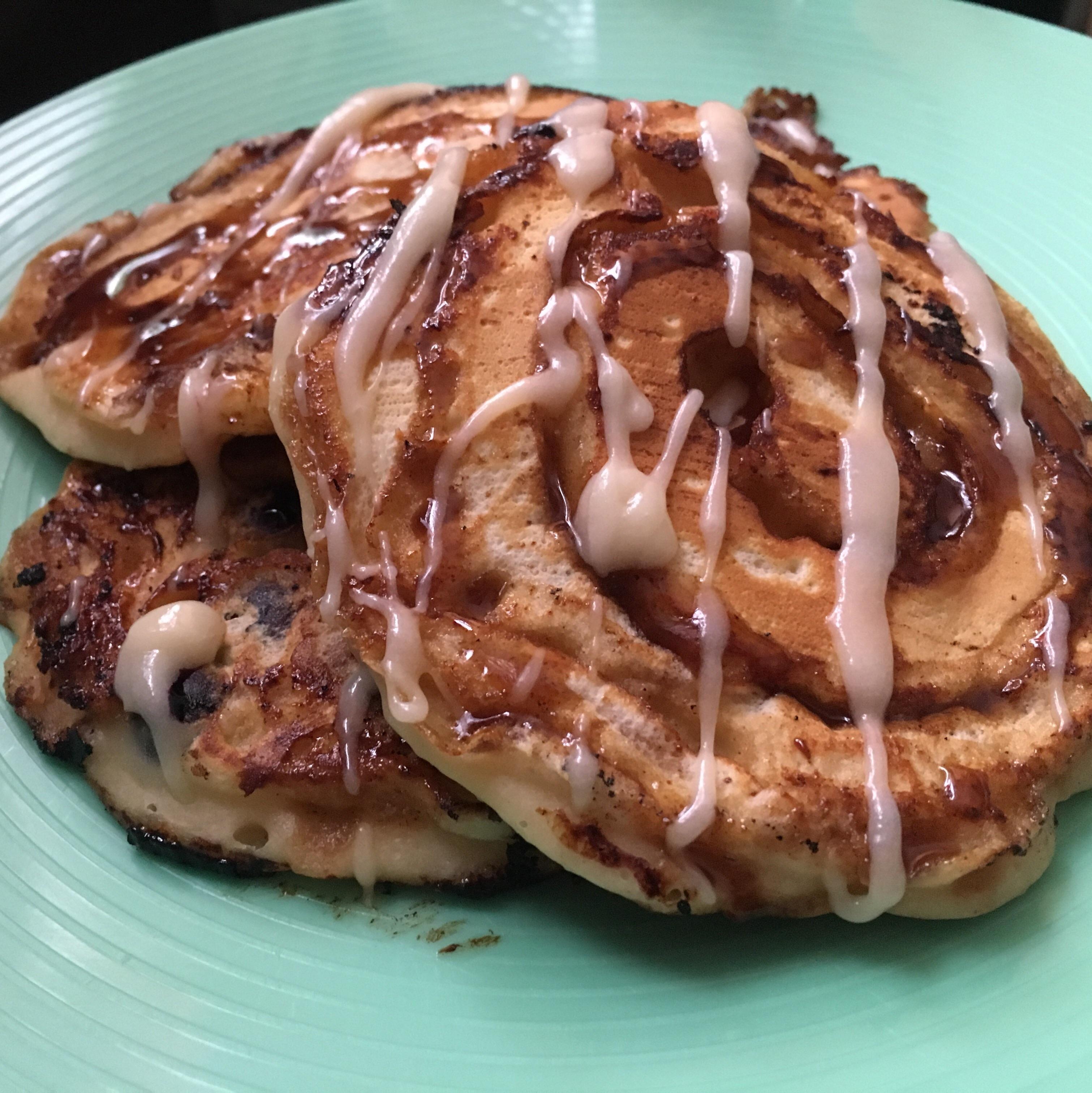 [Homemade] Blueberry Cinnamon Roll Pancakes with Cream