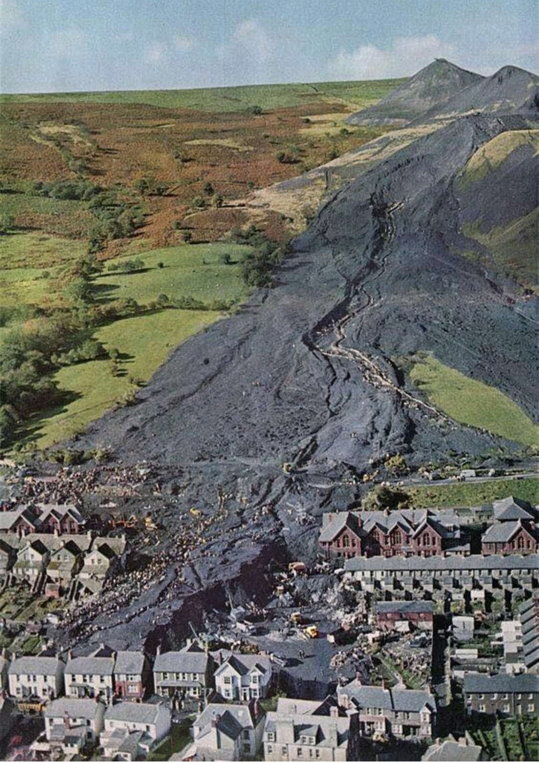 Take a moment today to remember the Aberfan Disaster. r/Wales