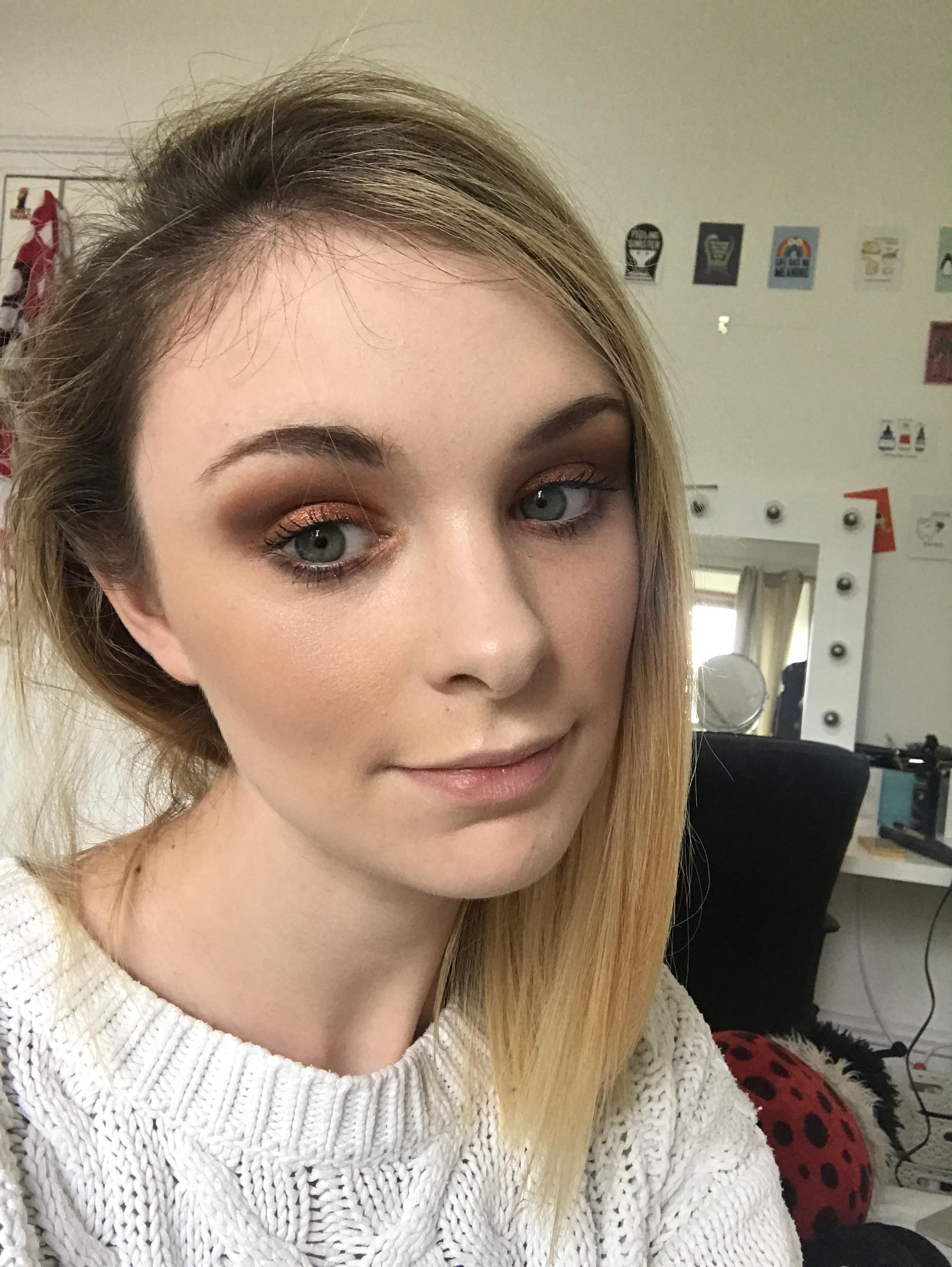 Burnt smokey eye! r/MakeupAddiction