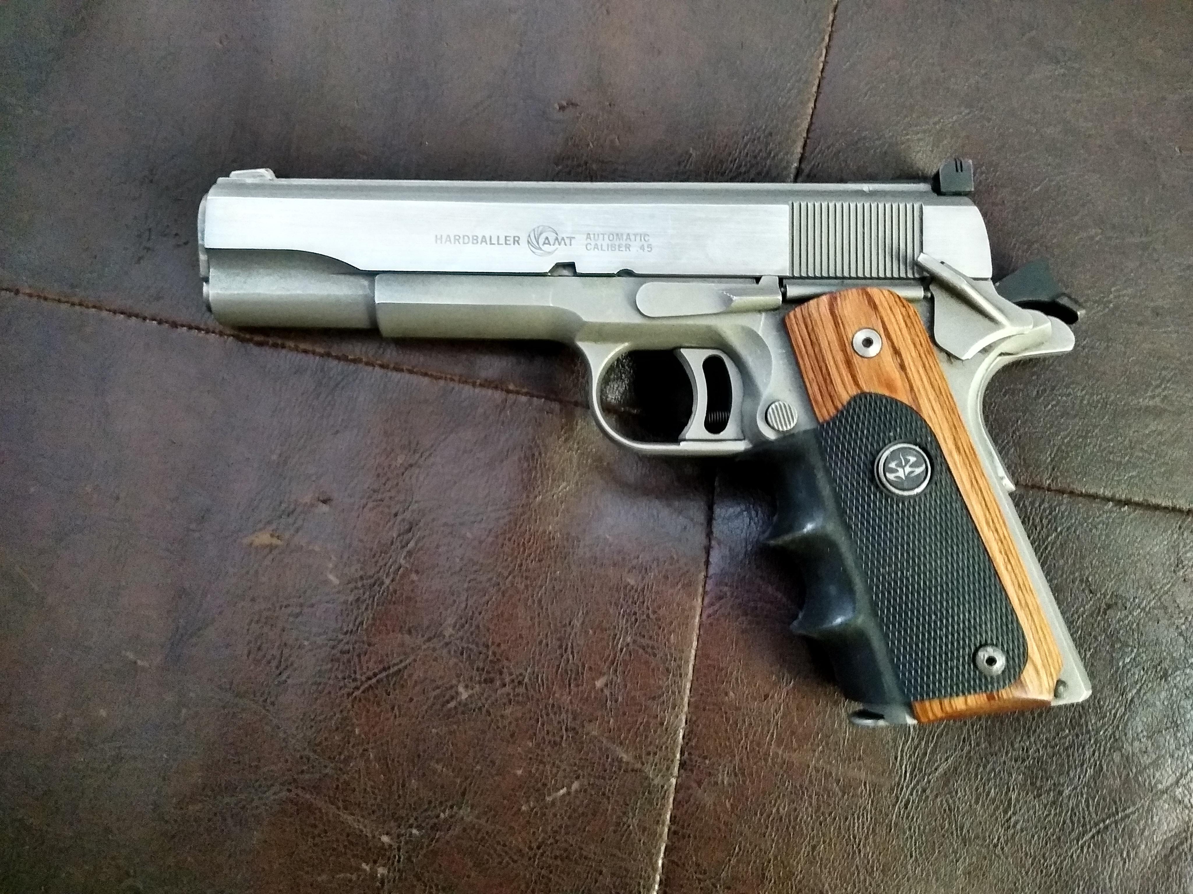 Final touch for my Silverballer clone pistol r/HiTMAN