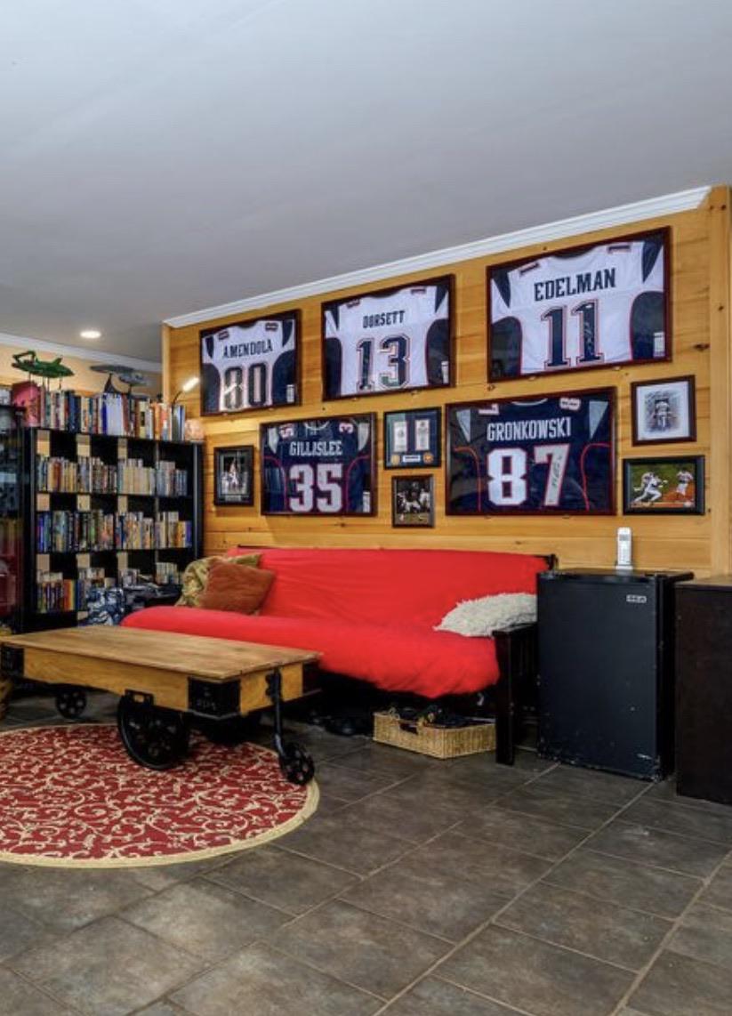 Came across this basement while house shopping on Zillow today, I’m