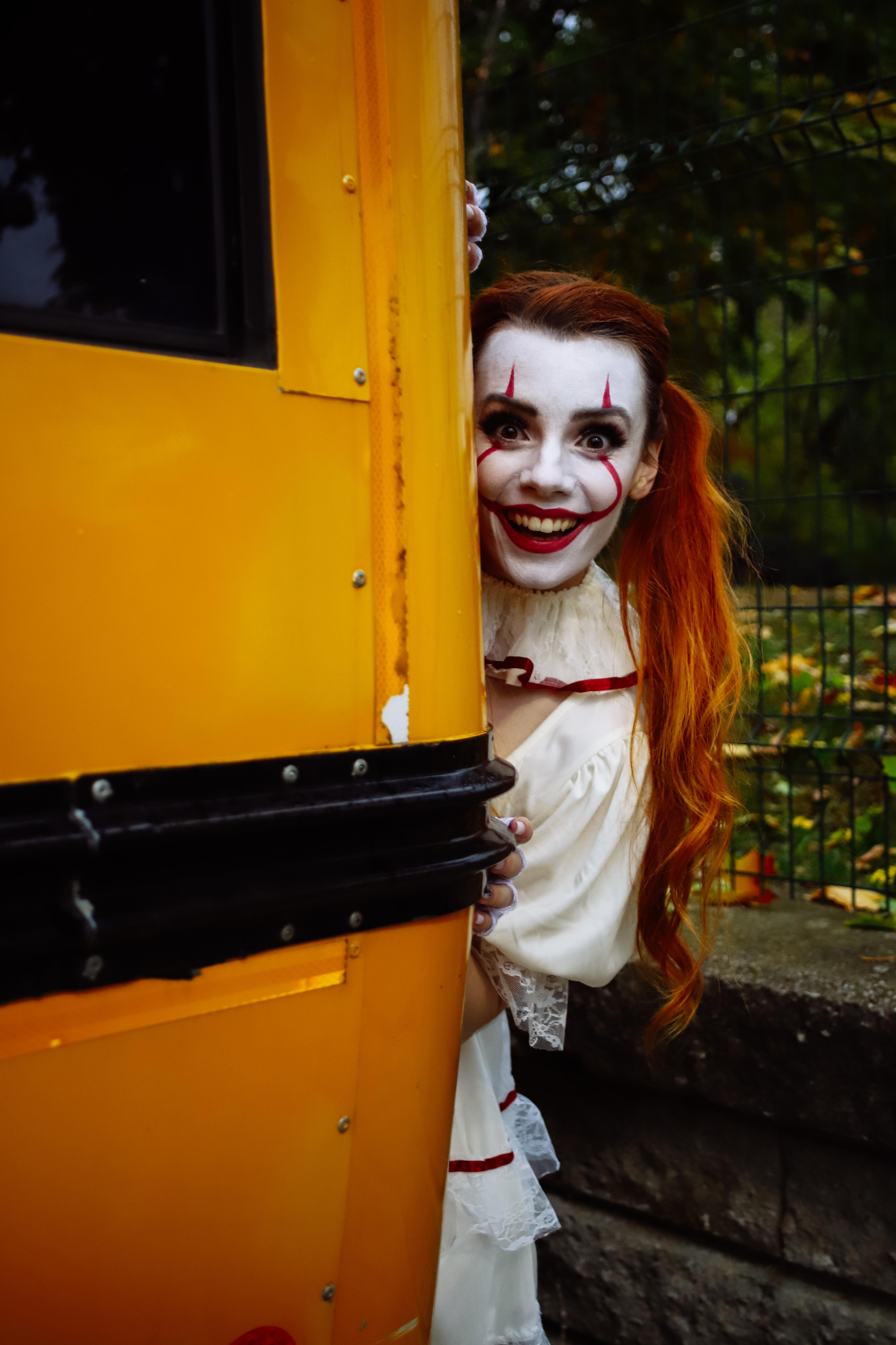 Pennywise - ClarusDracarys (Arrielle Edwards) : cosplaygirls