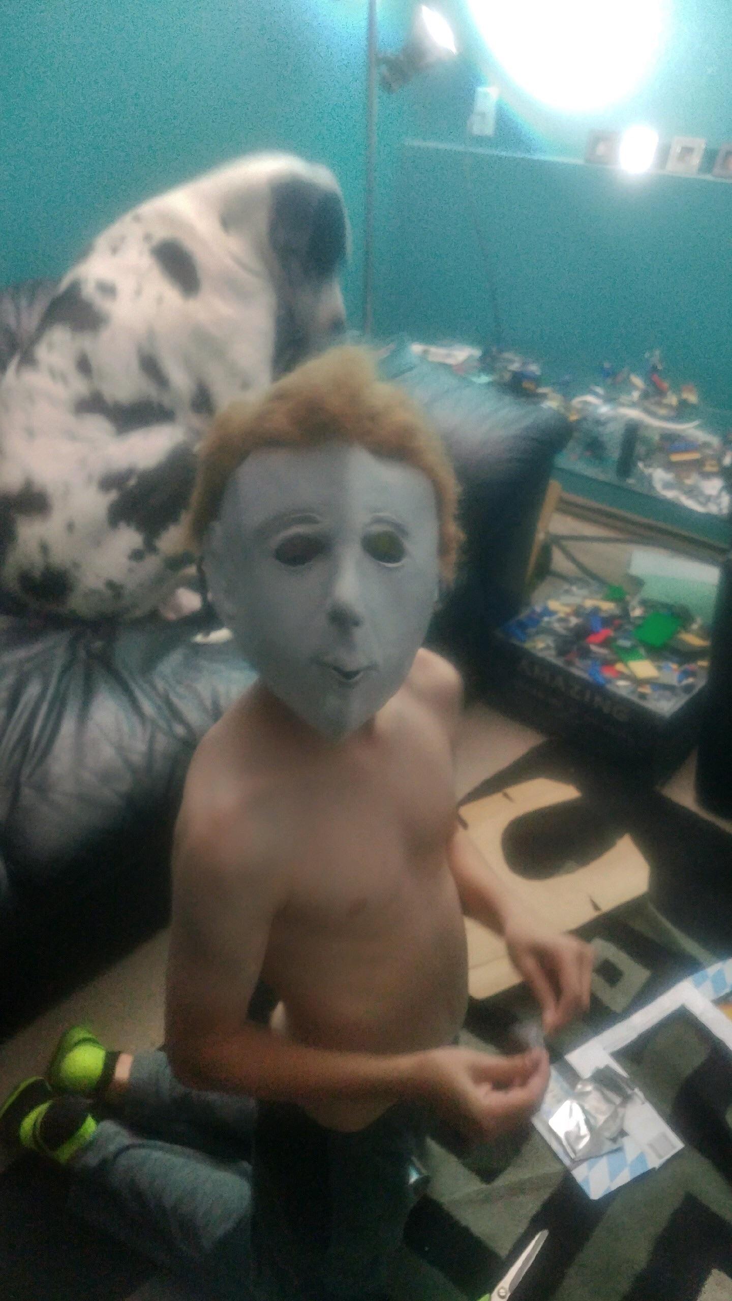 Hopefully this is allowed, just got my brothers Michael Myers mask in