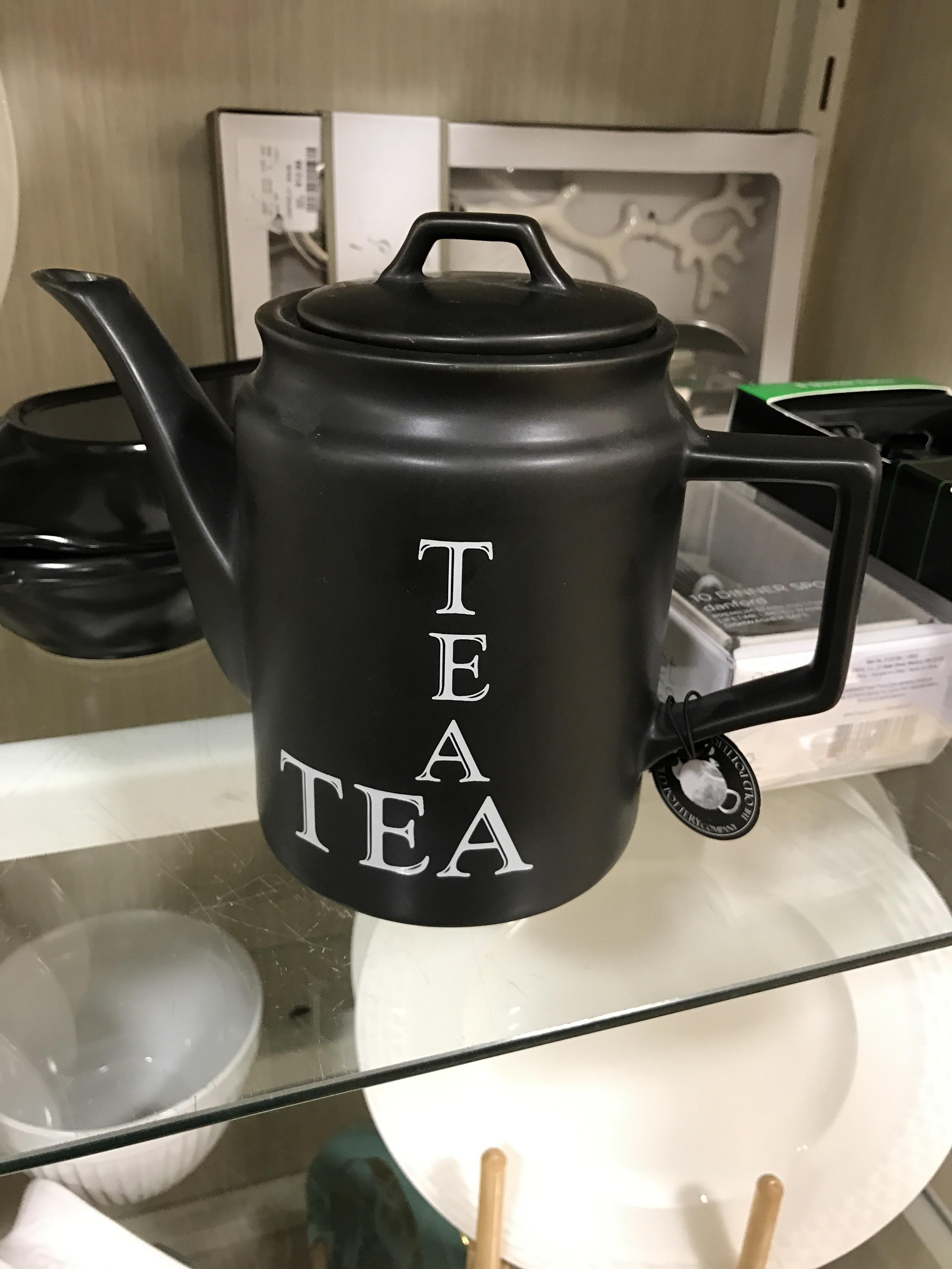 this tea pot design r/mildlyinfuriating