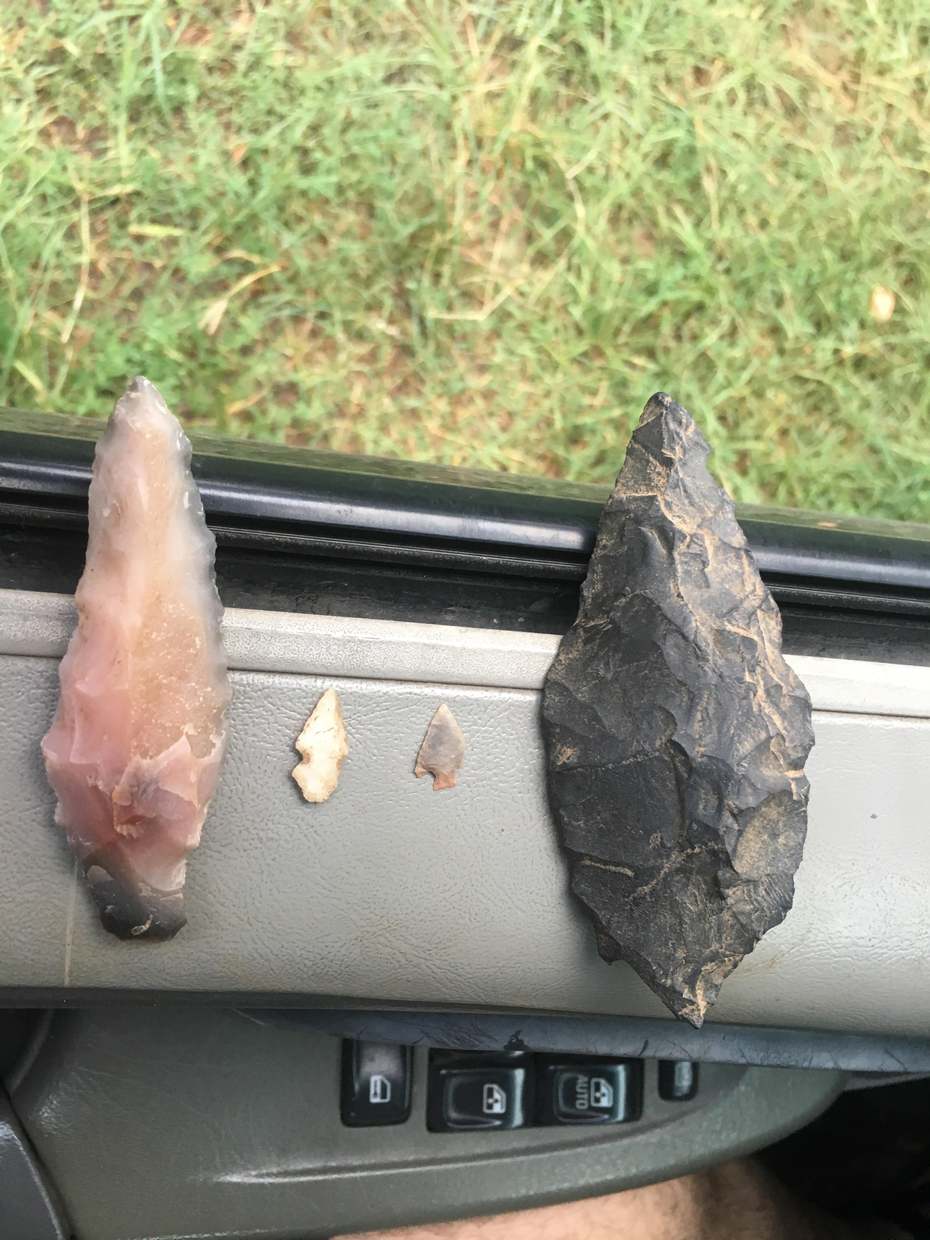 Howard county Arkansas finds today. r/Arrowheads