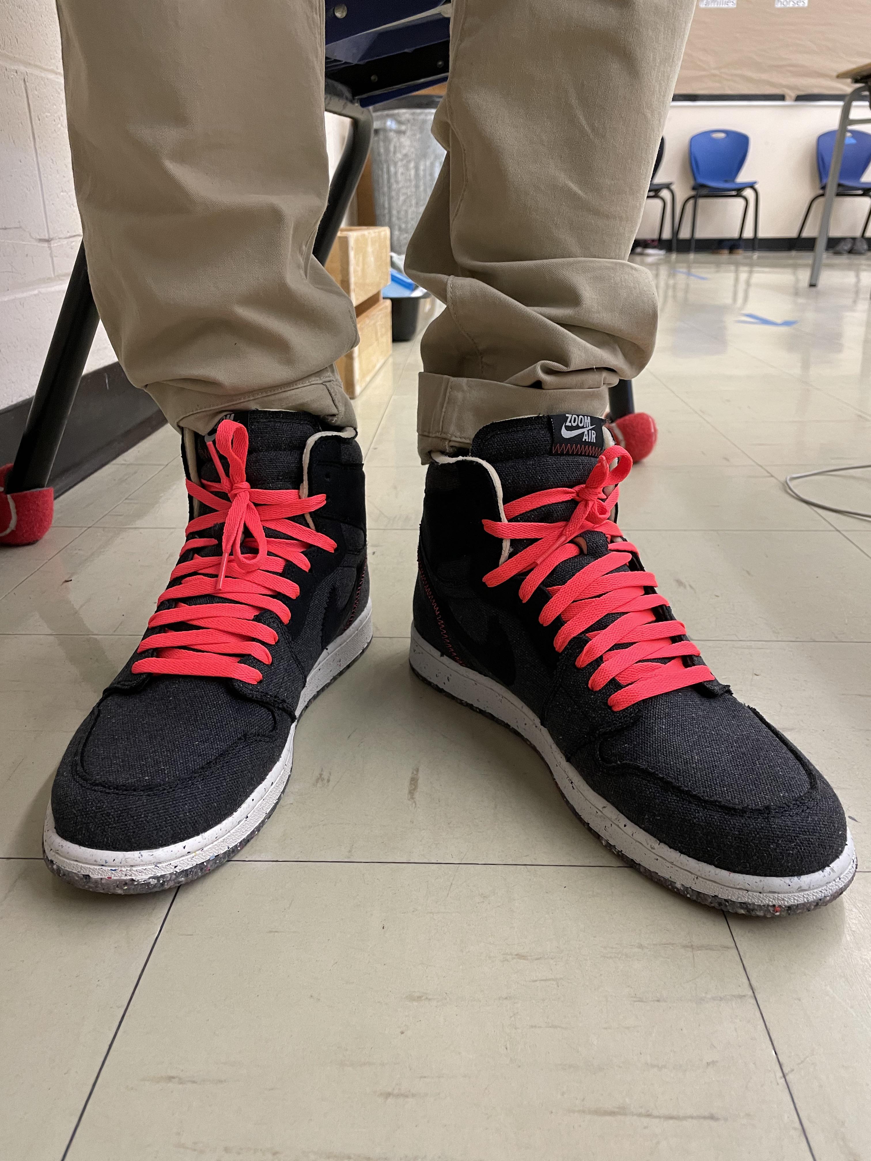 Had to go with crimson laces for these shoes. Do y'all lace up or