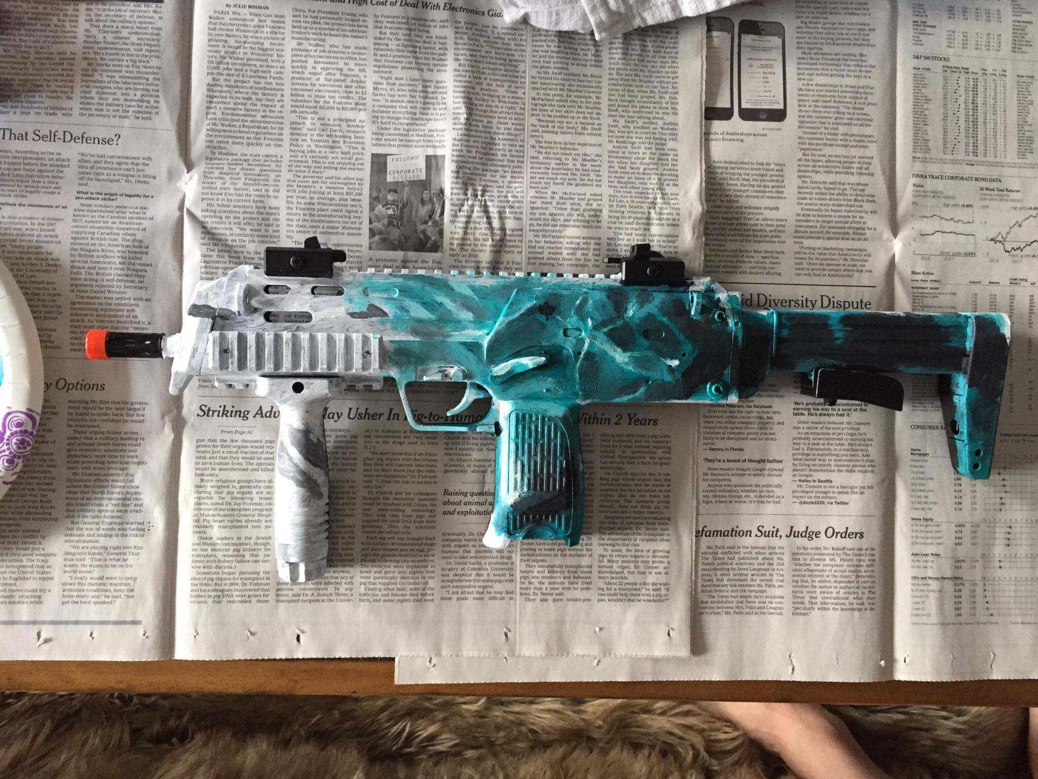 Bandit for Halloween = MP7 Black Ice r/Rainbow6