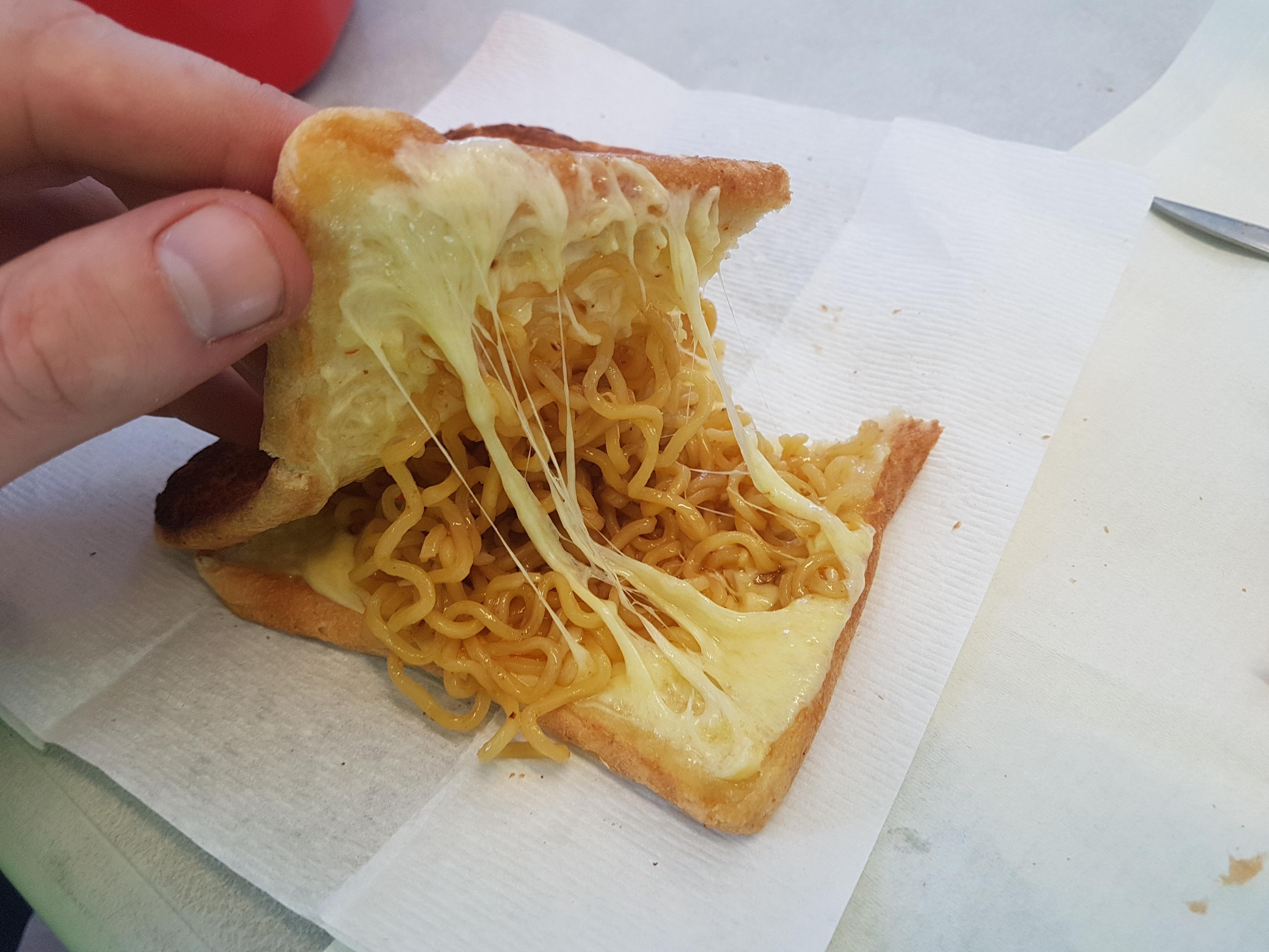 Ramen grilled cheese r/shittyfoodporn
