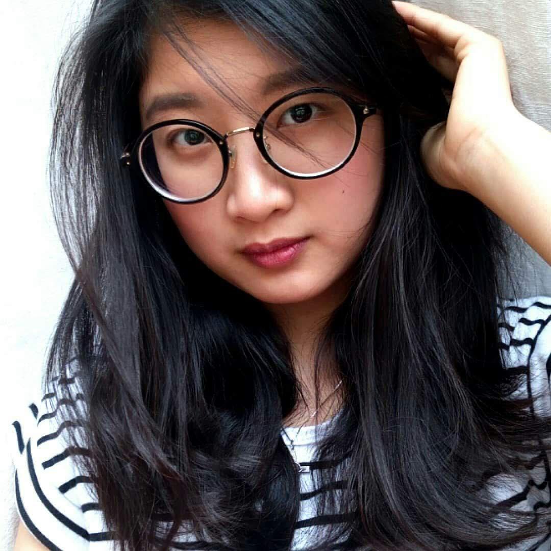 Asian Girl With Glasses r/realasians