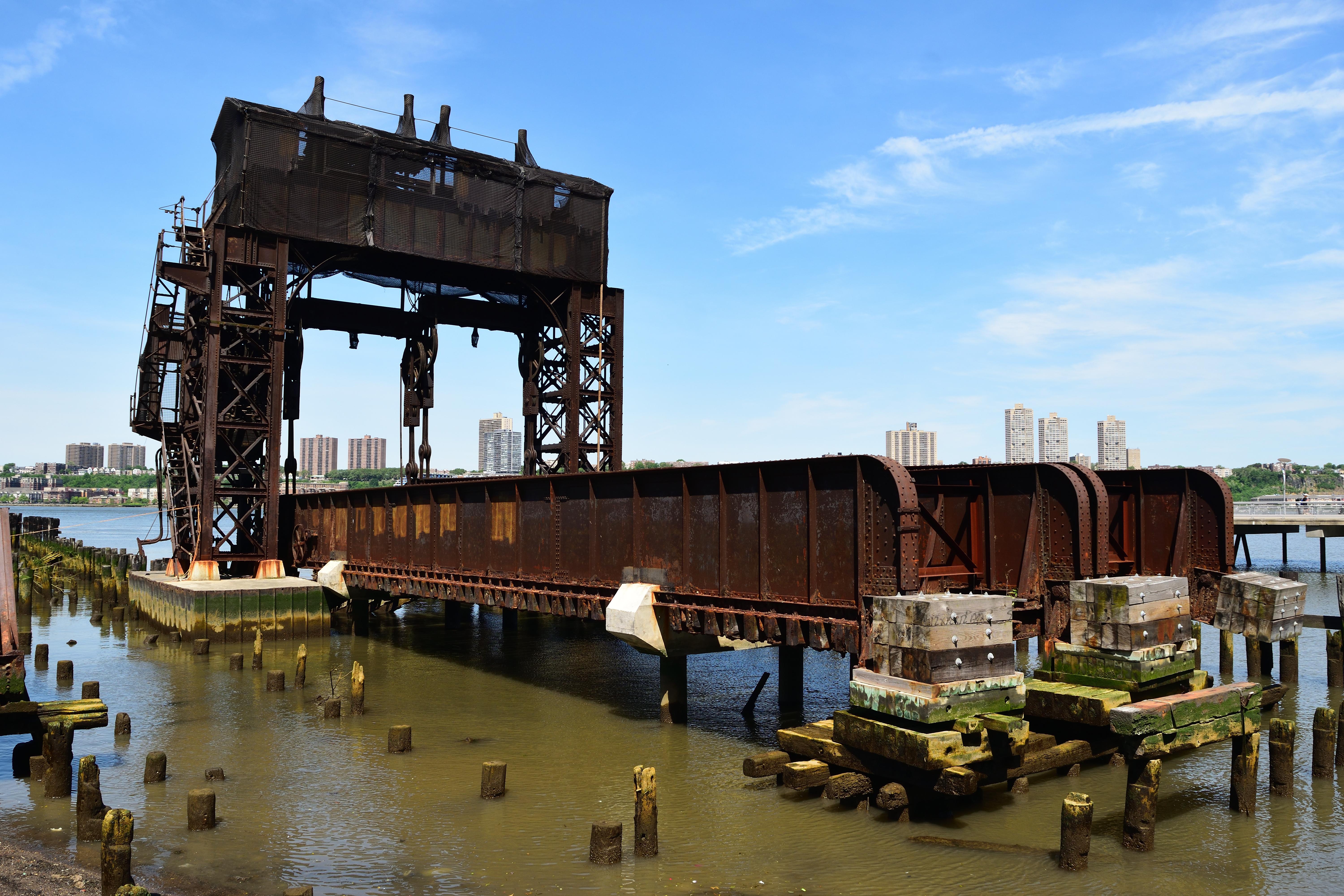 New York Central Railroad 69th Street Transfer Bridge [OC][6000x4000