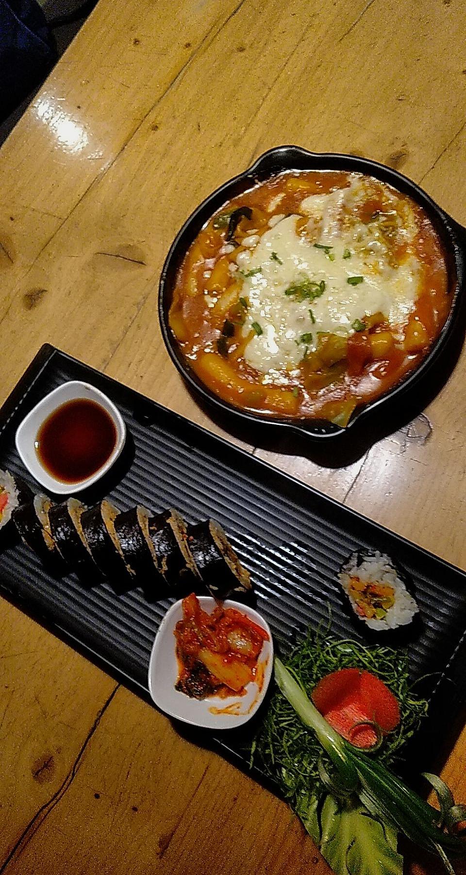 Kimbap and tteokbokki r/KoreanFood