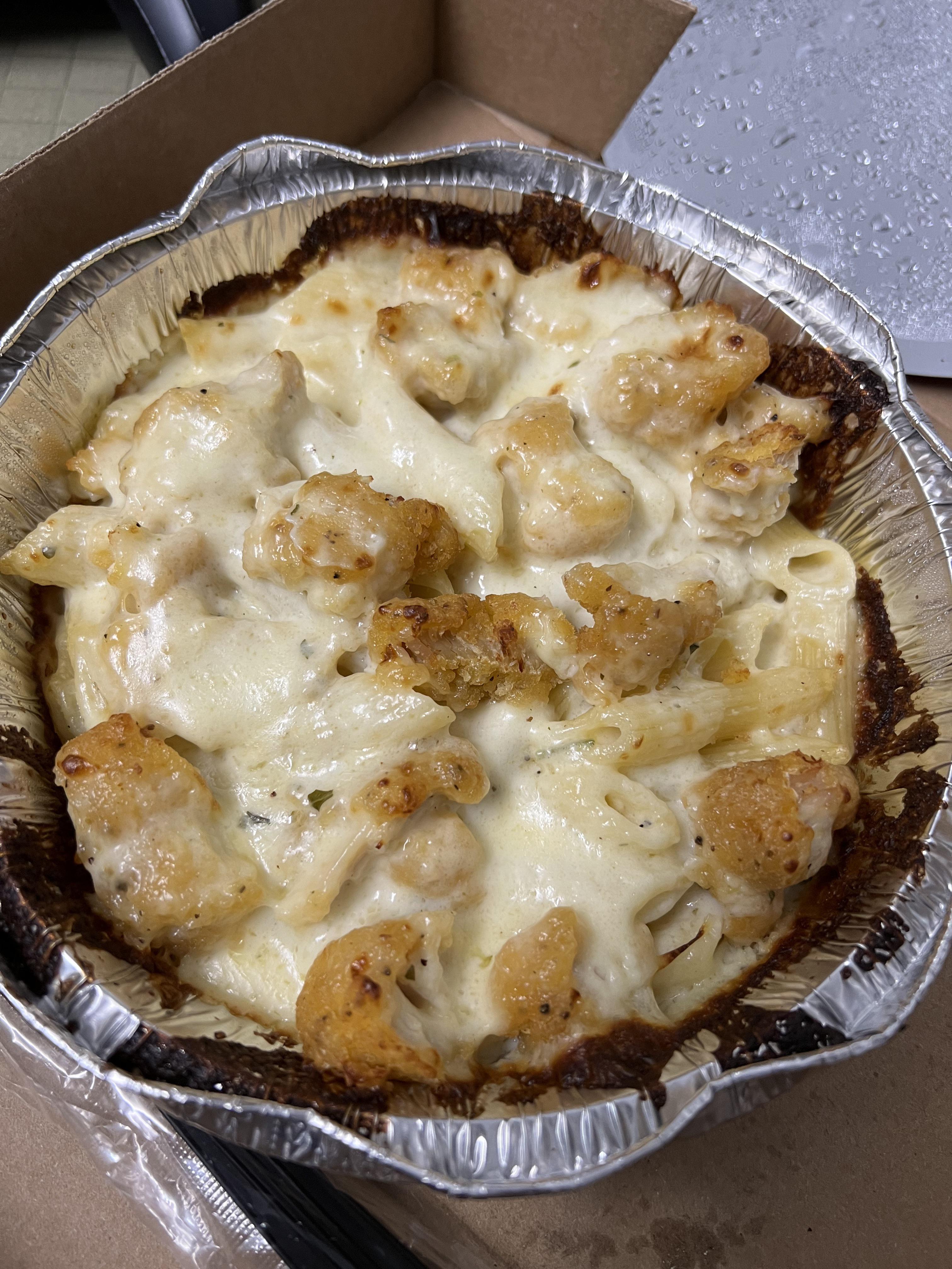 Chicken Alfredo pasta came with fried chicken instead of grilled