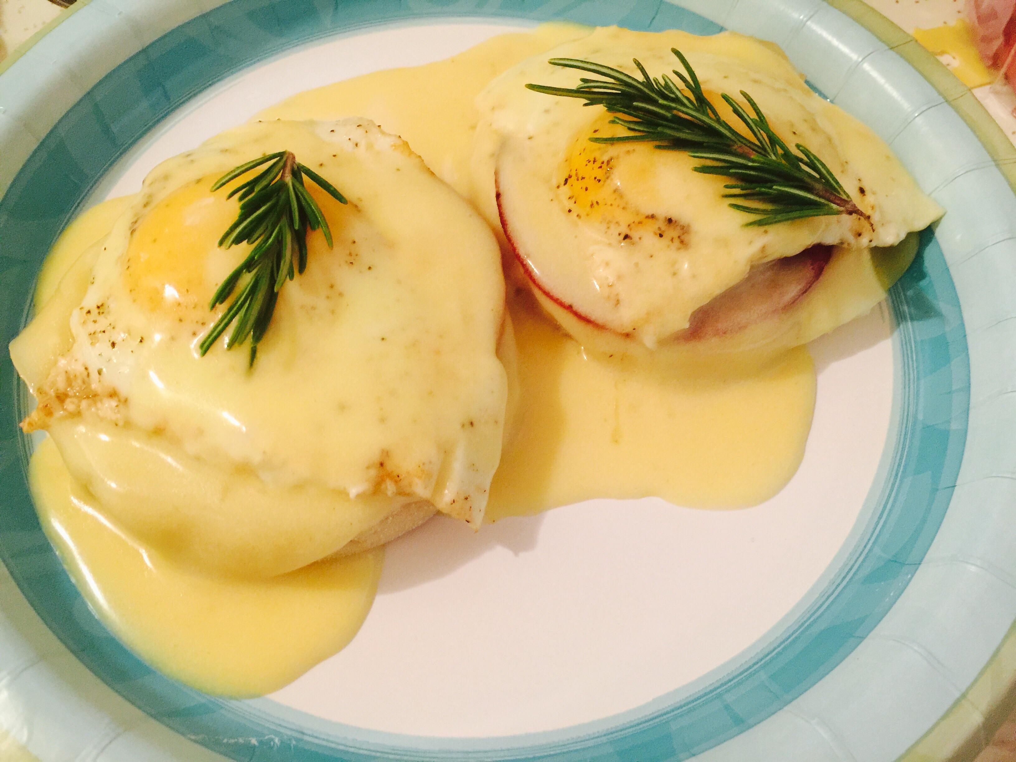 Poor man's Eggs Benedict [Homemade] Fried egg SSU, Swiss Cheese, Fried