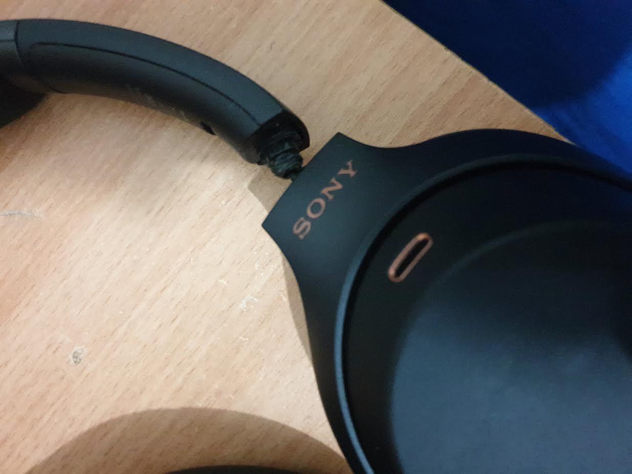 Sony XM3 left headband cracked. Any suggestions? r/headphones