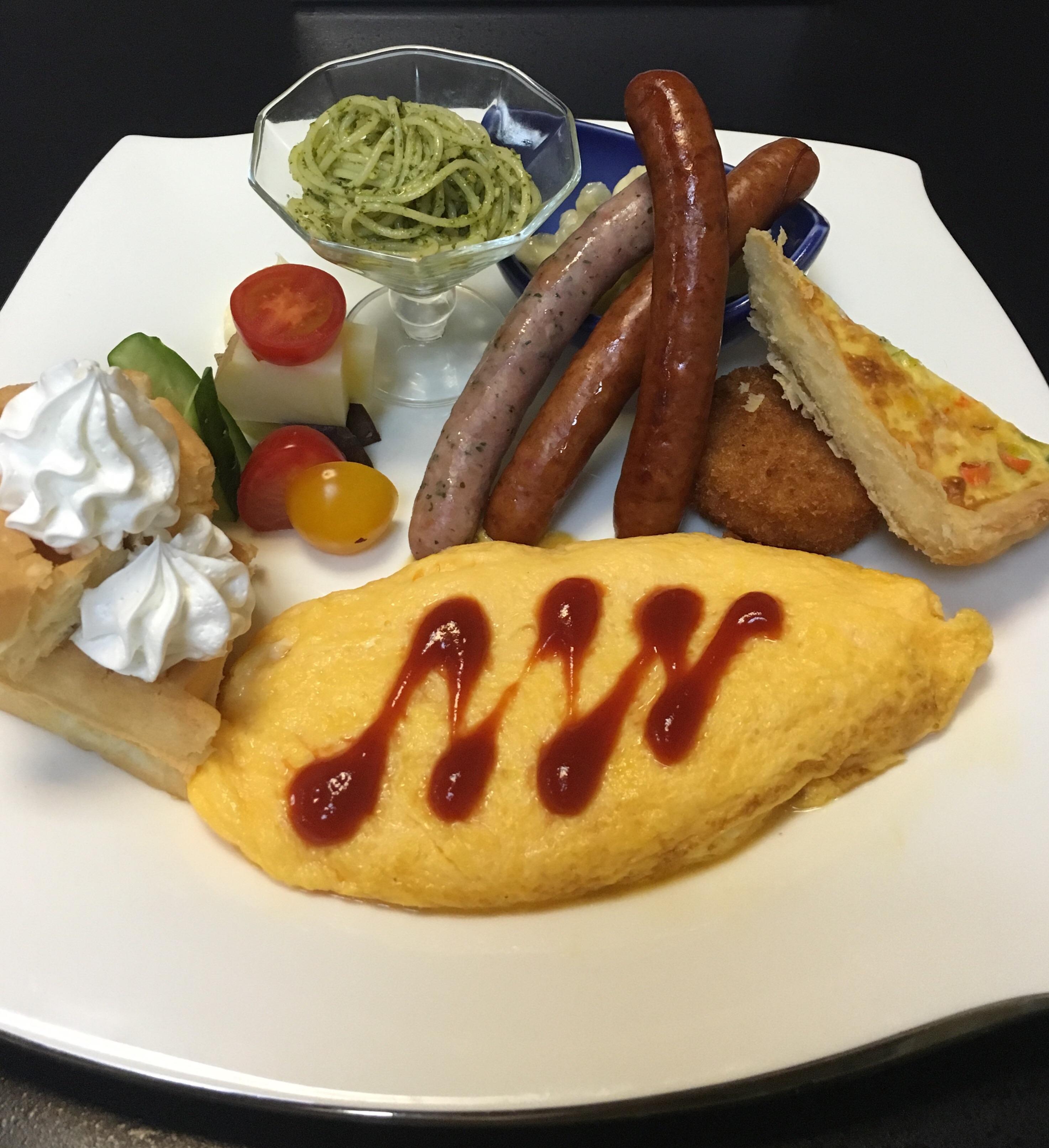 Japanese take on a Western breakfast in ryoken r/japanpics