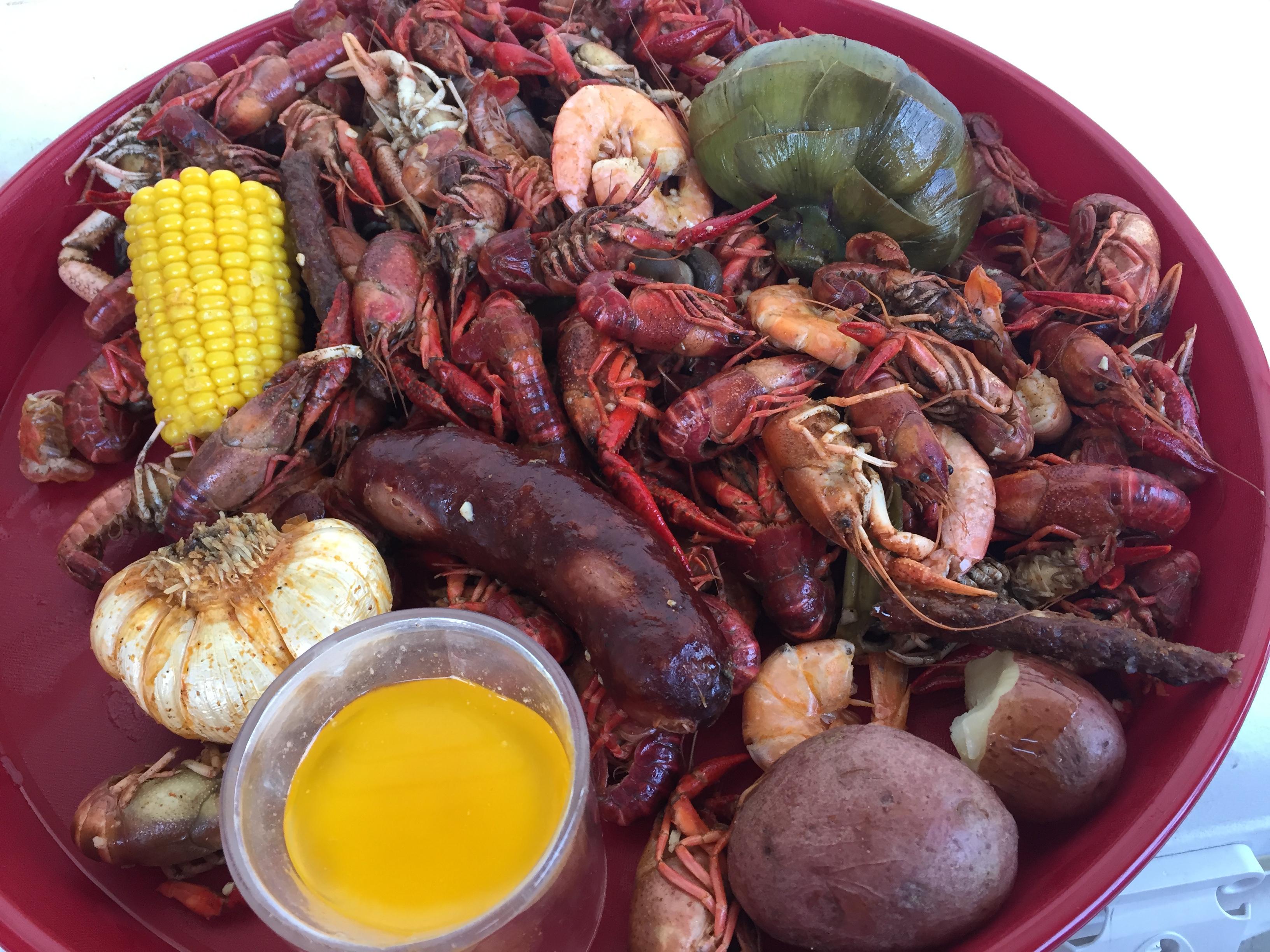 [Homemade] crawfish boil w/ potatoes, corn, deer sausage, shrimp, artichoke, and mushrooms. r/food