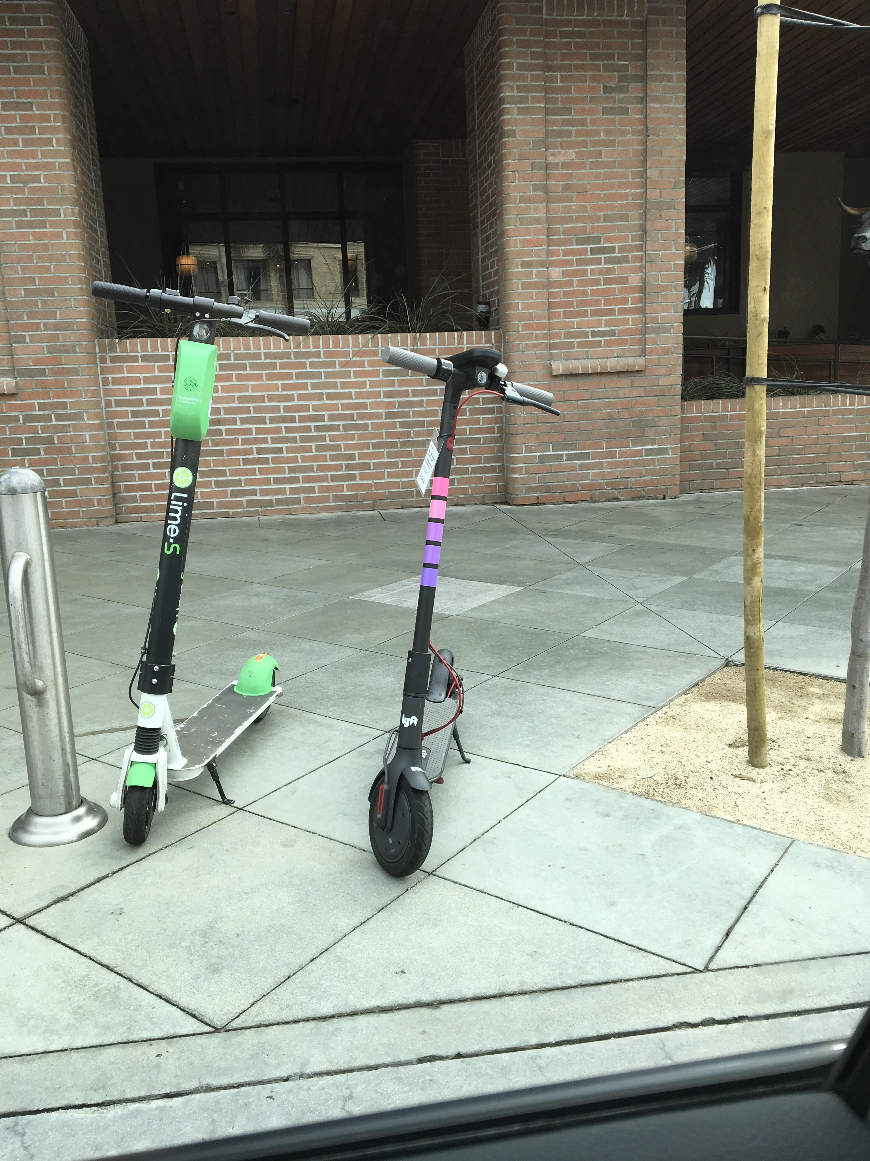 Lyft now has scooters, have you seen them? (Seen in Santa Monica) r/lyftdrivers