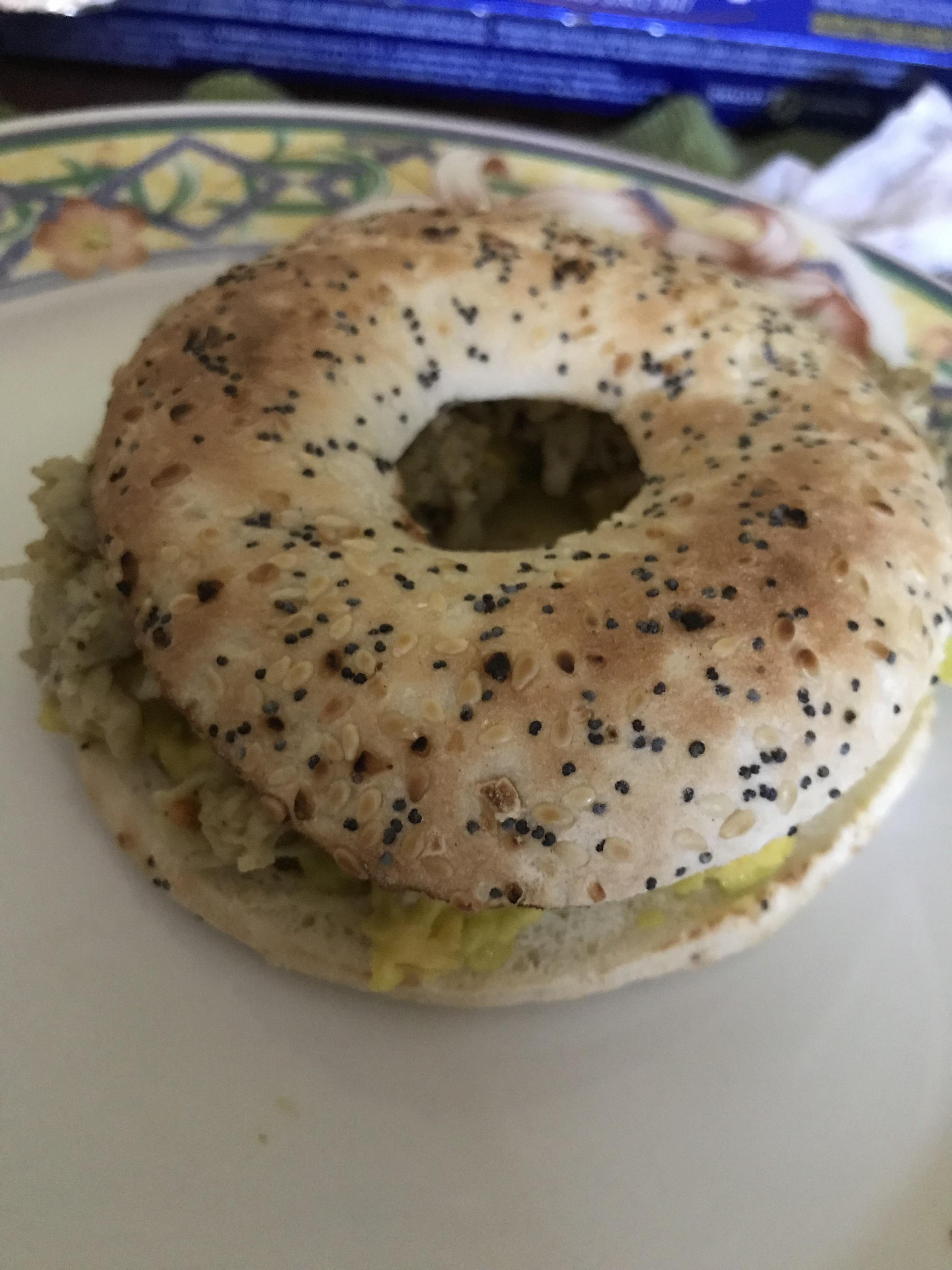 281 calorie breakfast featuring Toufayan Smart Bagel r/1200isplenty