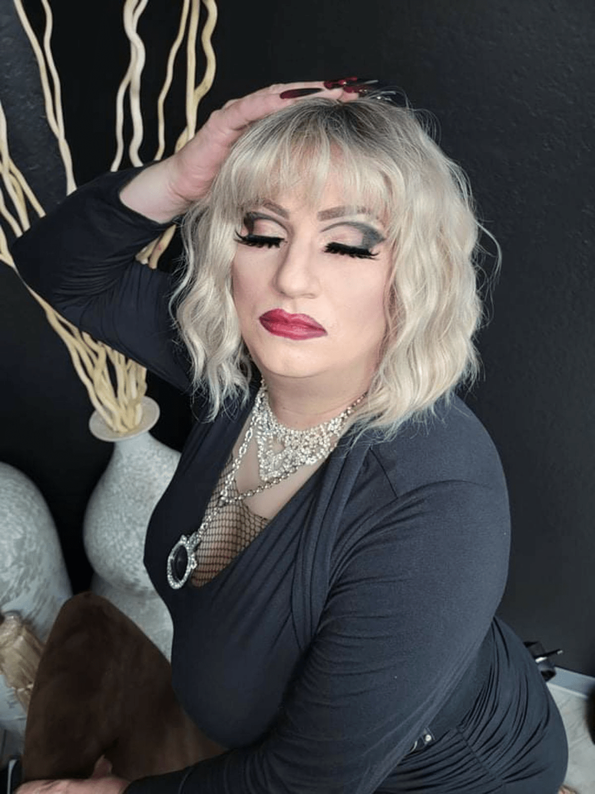 I love being treated like a whore. Face fucked, deepthroating (no hands) and my head held down